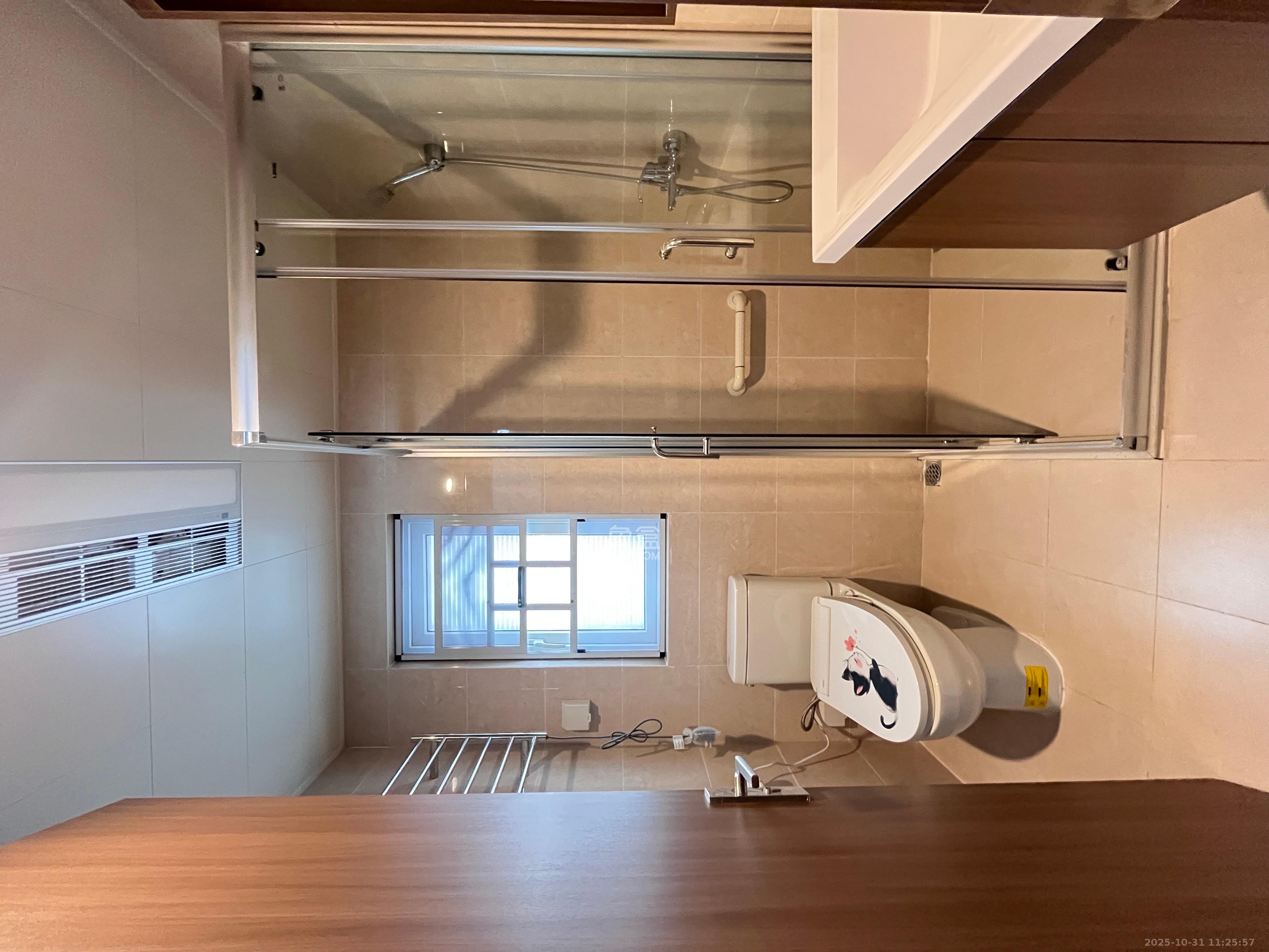 保利香槟国际  4室2厅2卫    2500.0元/月室内图