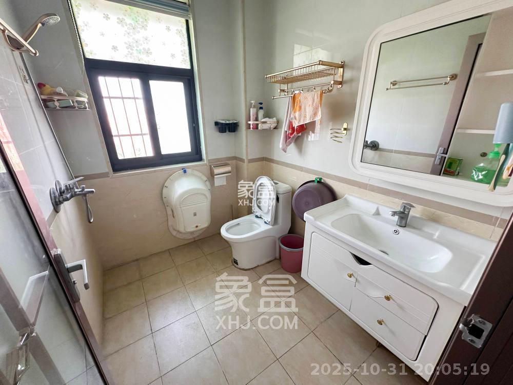 水岸天际（一期、二期）  6室2厅2卫    6500.0元/月室内图