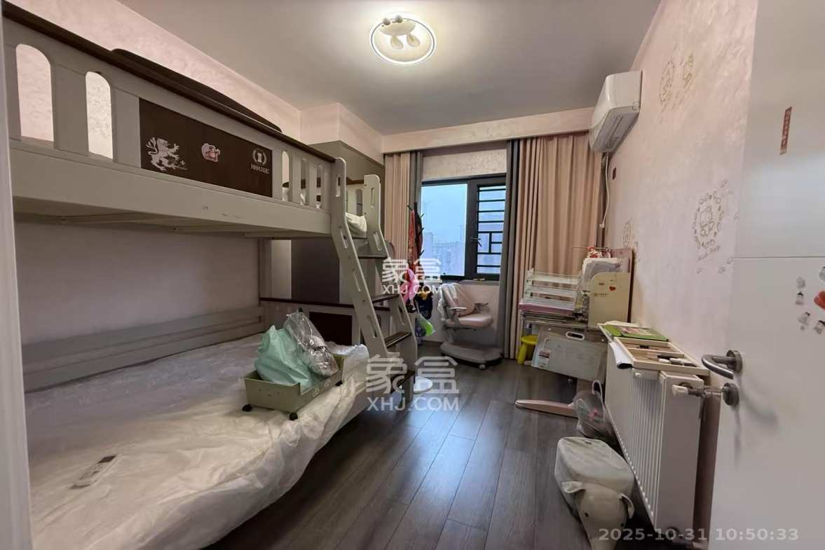 新华联梦想城 4室2厅2卫 2800.0元/月 新华联梦想城 4室2厅2卫 2800.0元/月室内图