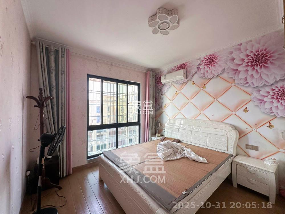 水岸天际（一期、二期）  6室2厅2卫    6500.0元/月室内图