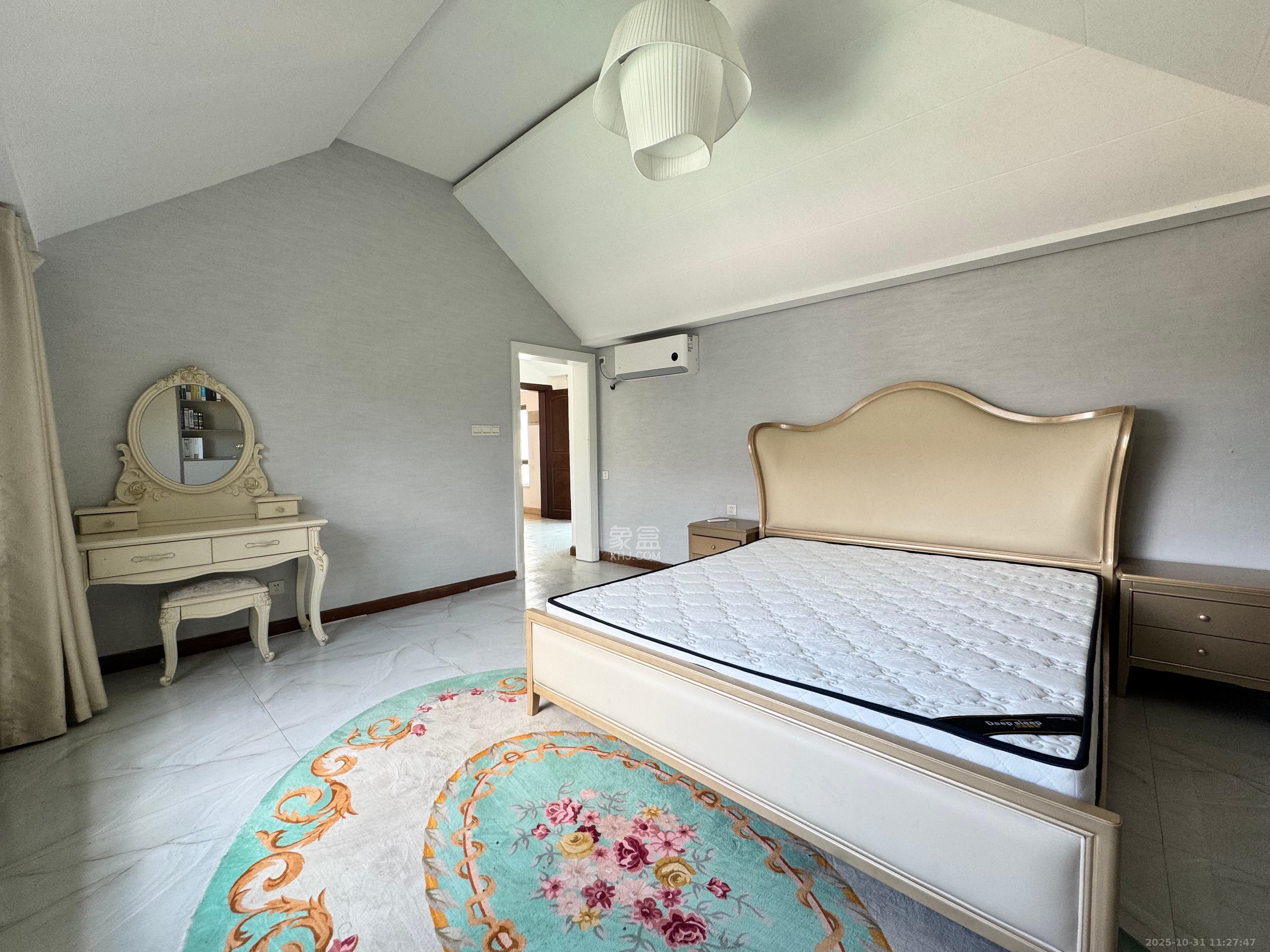 碧桂园威尼斯城 6室2厅1卫 10800.0元/月 碧桂园威尼斯城 6室2厅1卫 10800.0元/月室内图