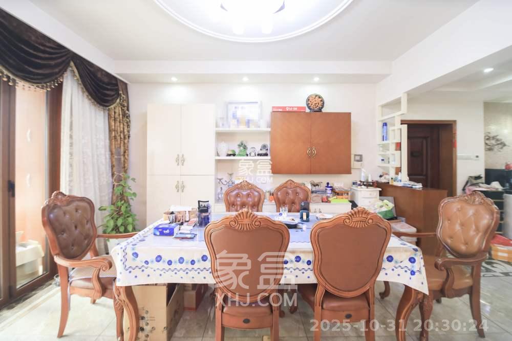 天赐良园  5室2厅2卫    10000.0元/月 天赐良园  5室2厅2卫    10000.0元/月室内图