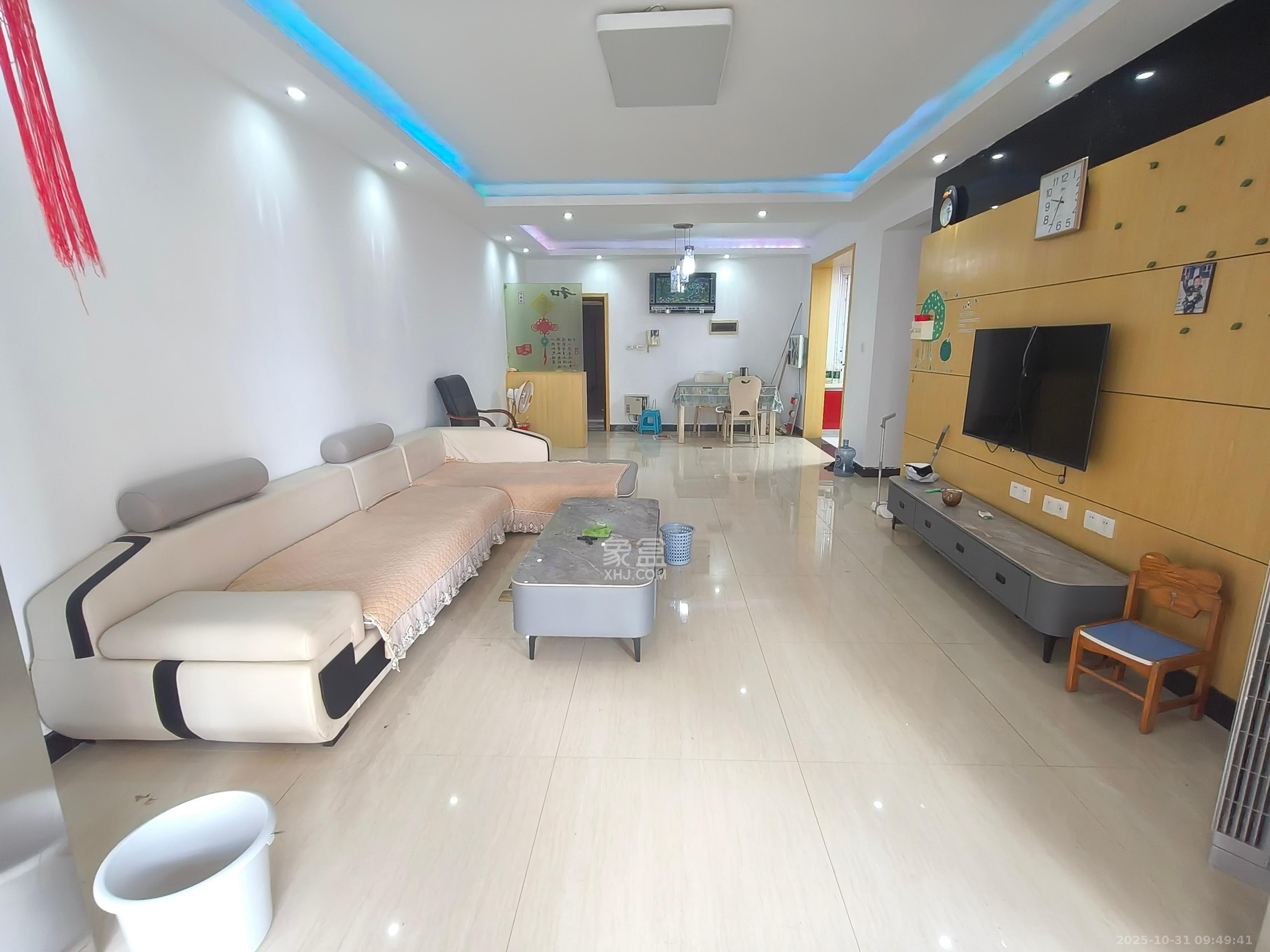 明天一城 3室2厅1卫 1700.0元/月 明天一城 3室2厅1卫 1700.0元/月室内图