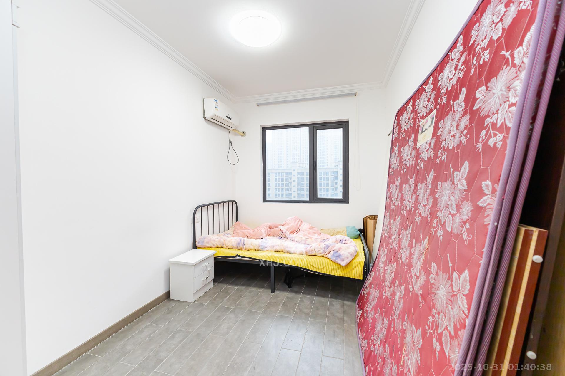 勤诚达境界城  4室2厅2卫    123.0万卧室