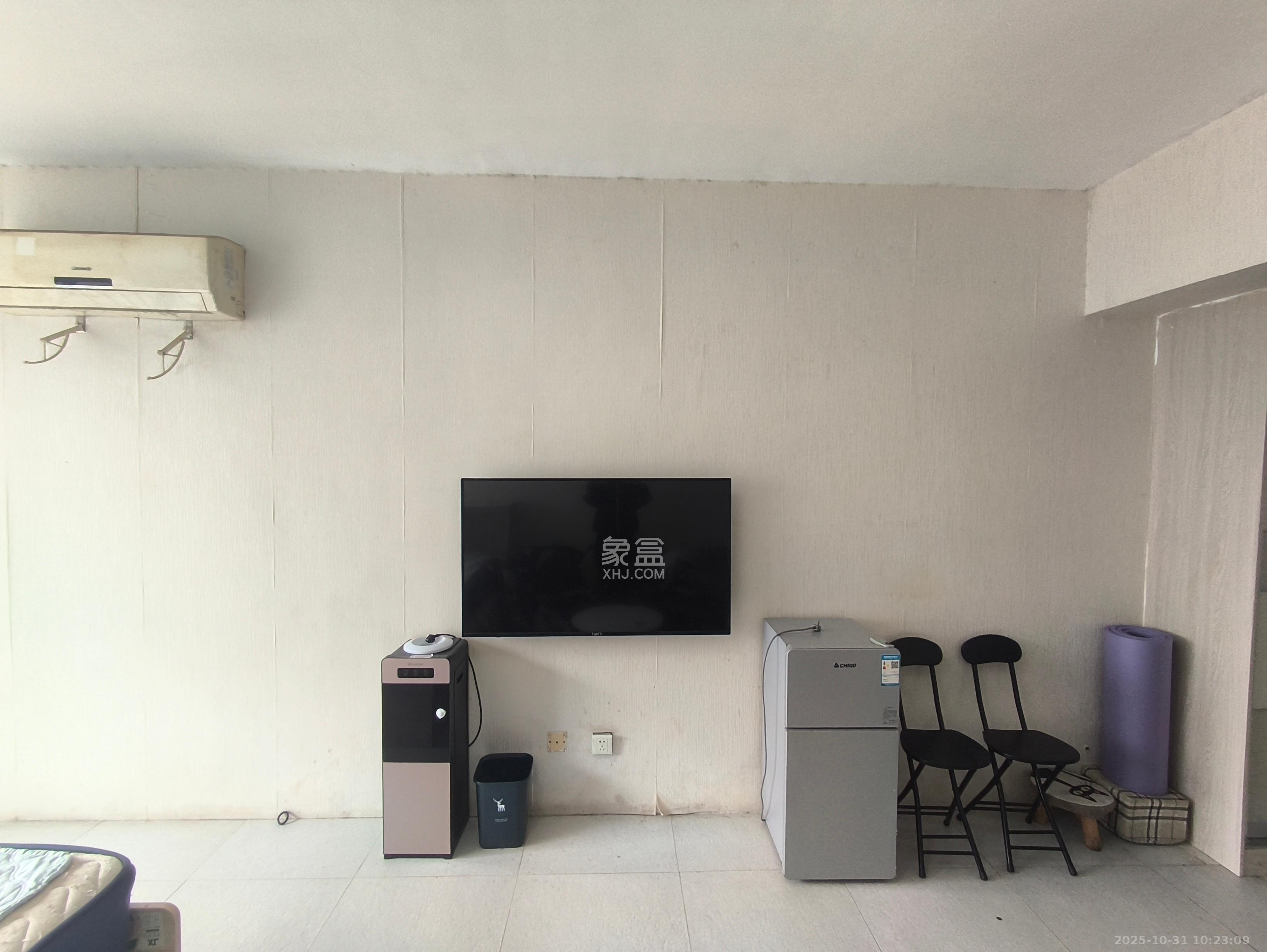 三万英尺  1室1厅1卫    1200.0元/月室内图