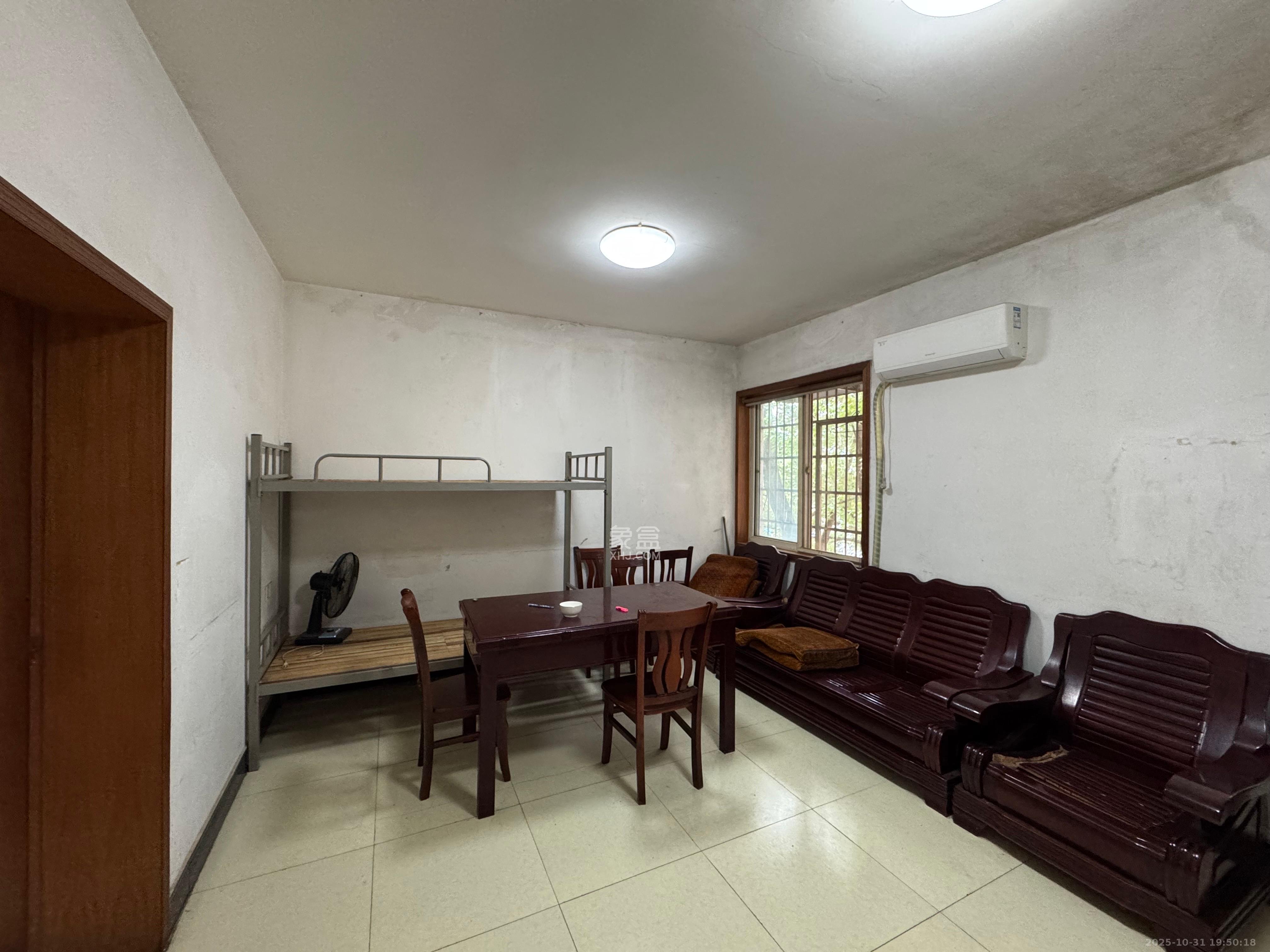 中天佳园  2室1厅1卫    1200.0元/月室内图