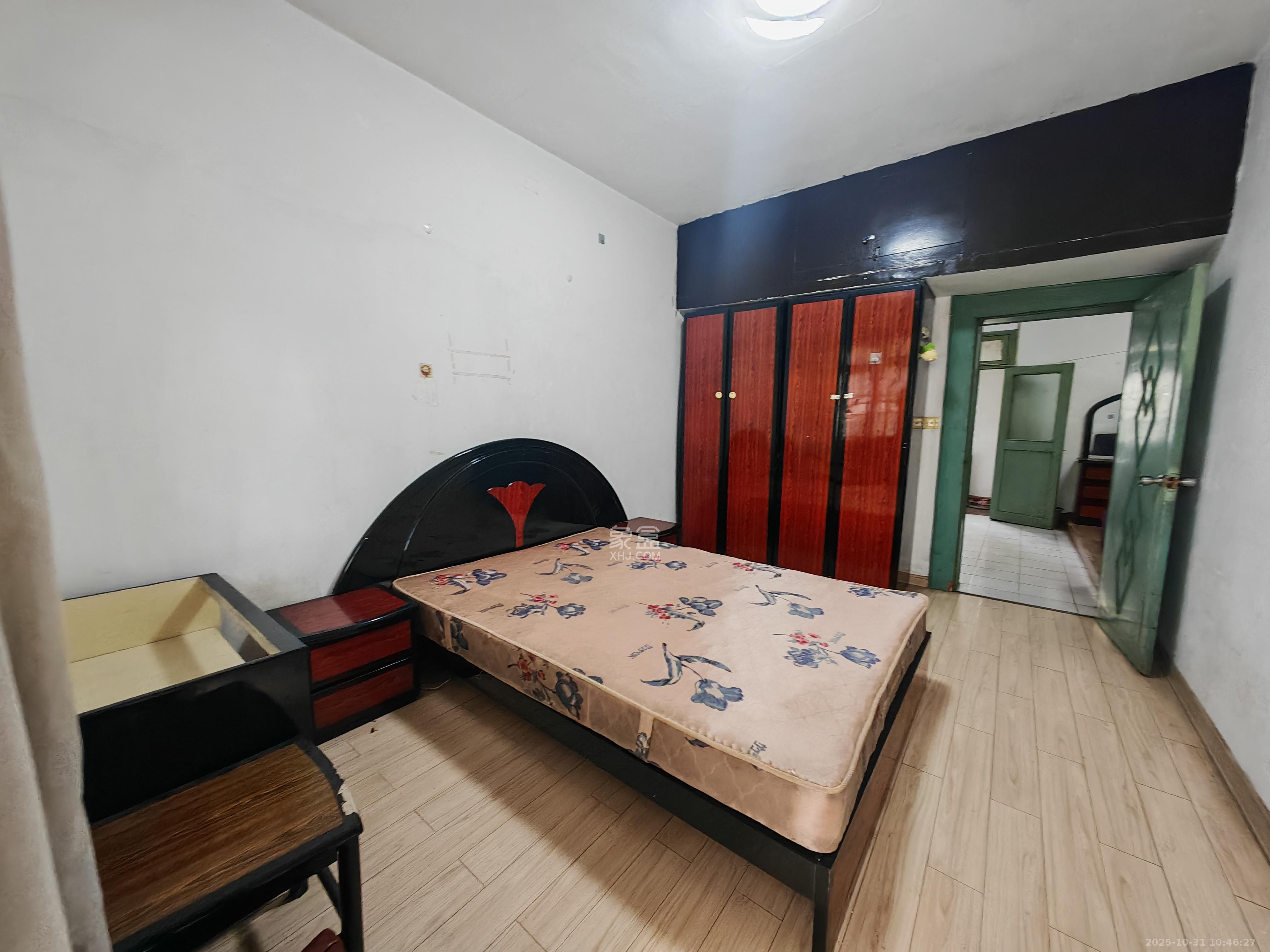 燕兴宿舍  1室1厅1卫    1300.0元/月室内图