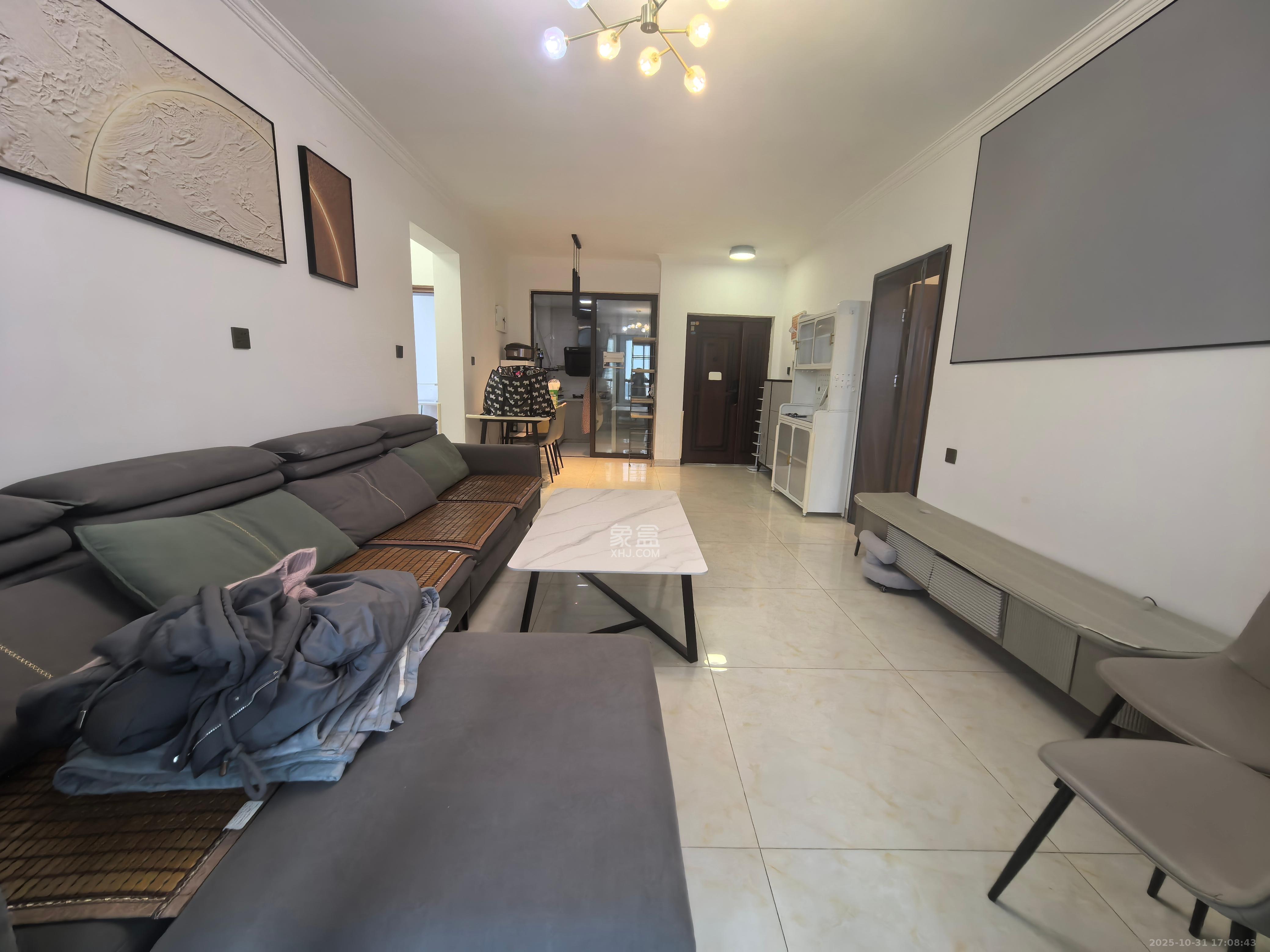 天下一家  1室2厅1卫    2900.0元/月