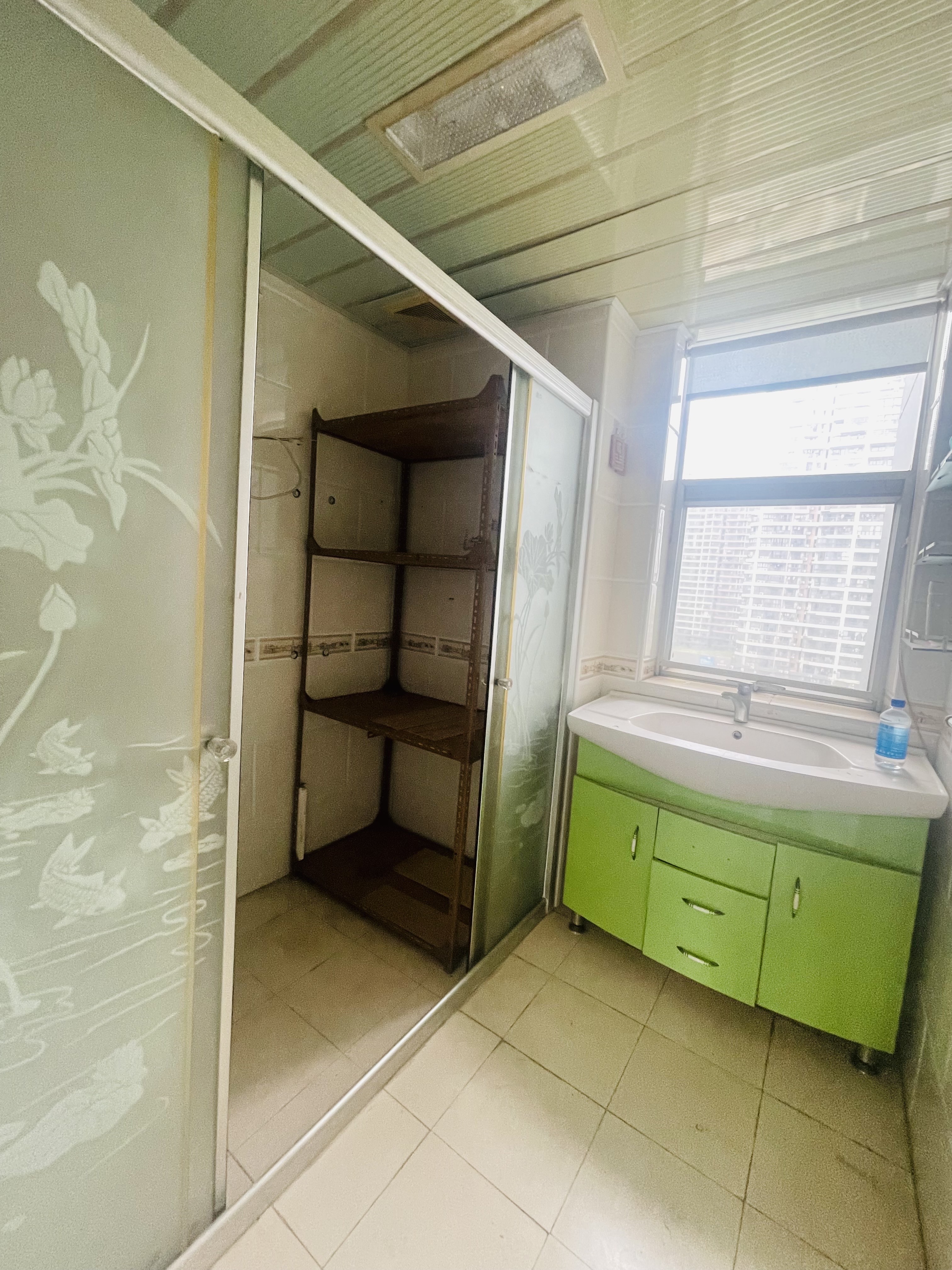 利亨花园  3室2厅2卫    185.0万 利亨花园  3室2厅2卫    185.0万客厅