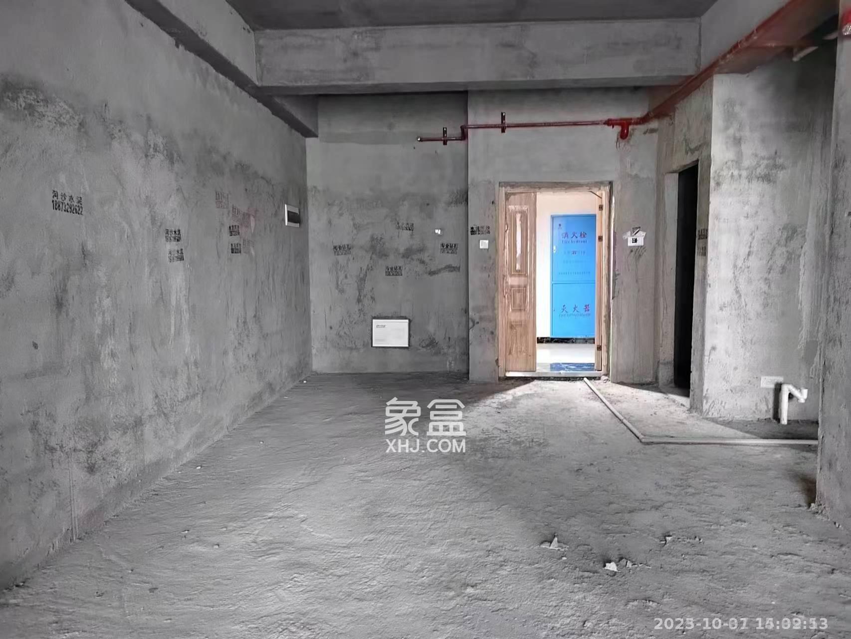 岳塘国际商贸城  3室2厅1卫    46.8万 岳塘国际商贸城  3室2厅1卫    46.8万客厅