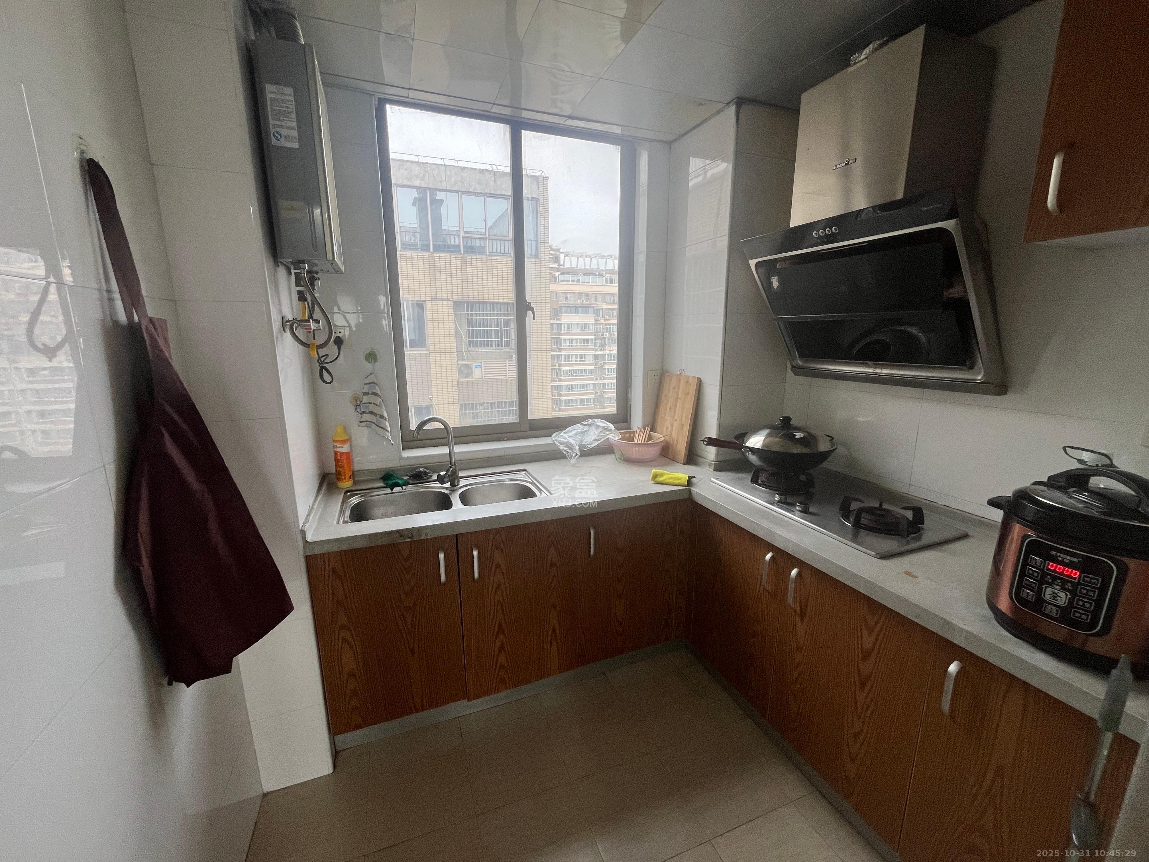 汇达国际公馆(汇达大厦) 2室2厅1卫 2100.0元/月 汇达国际公馆(汇达大厦) 2室2厅1卫 2100.0元/月室内图