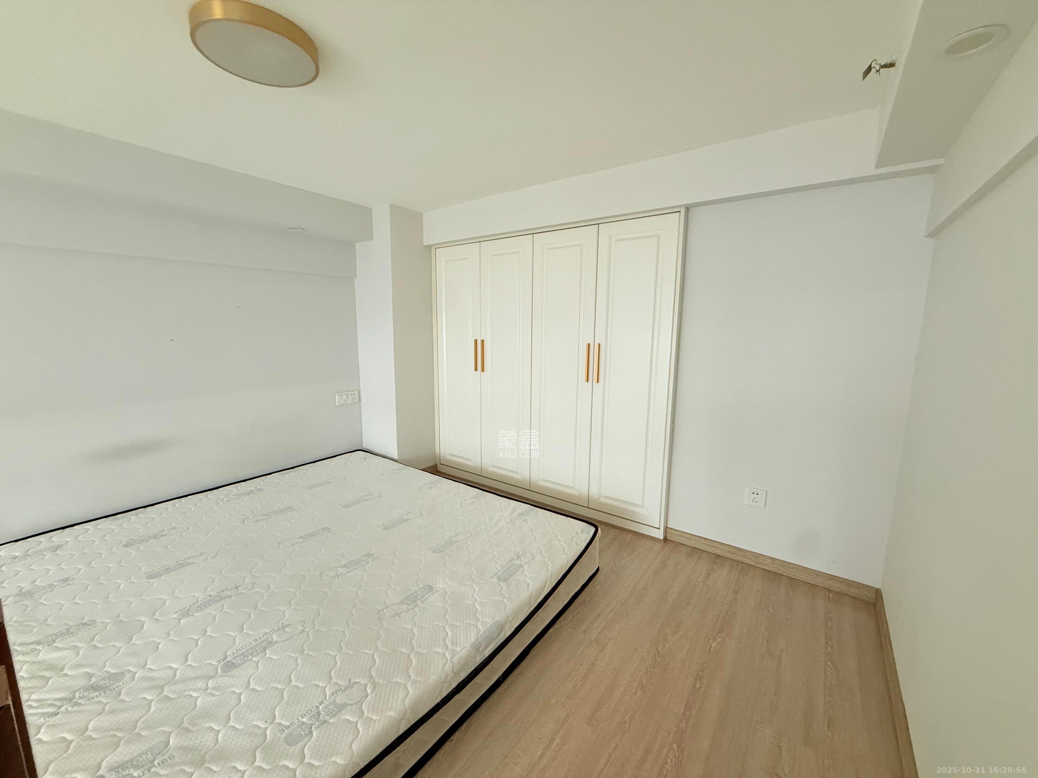 华润翡翠府  1室1厅1卫    2200.0元/月室内图