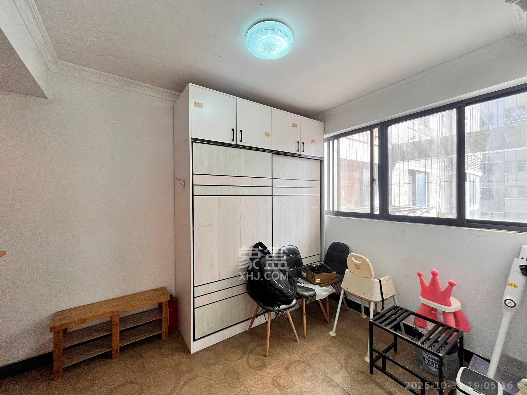 麓江春  1室2厅1卫    2800.0元/月 麓江春  1室2厅1卫    2800.0元/月室内图