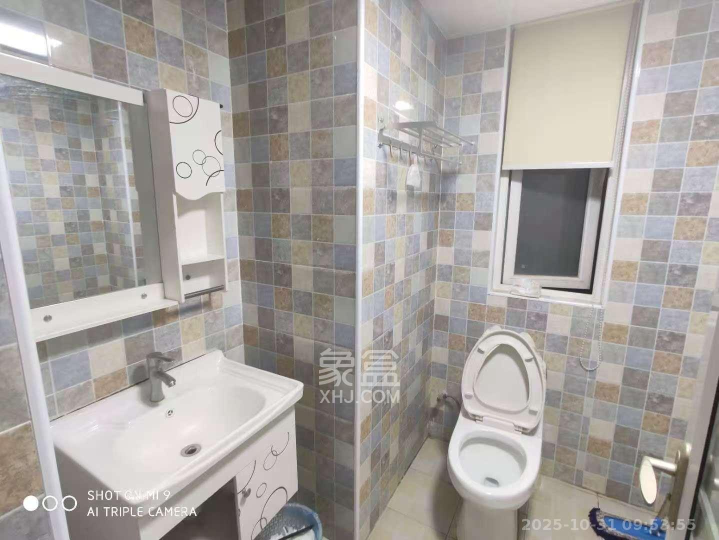 金地格林公馆  1室2厅1卫    2300.0元/月 金地格林公馆  1室2厅1卫    2300.0元/月室内图