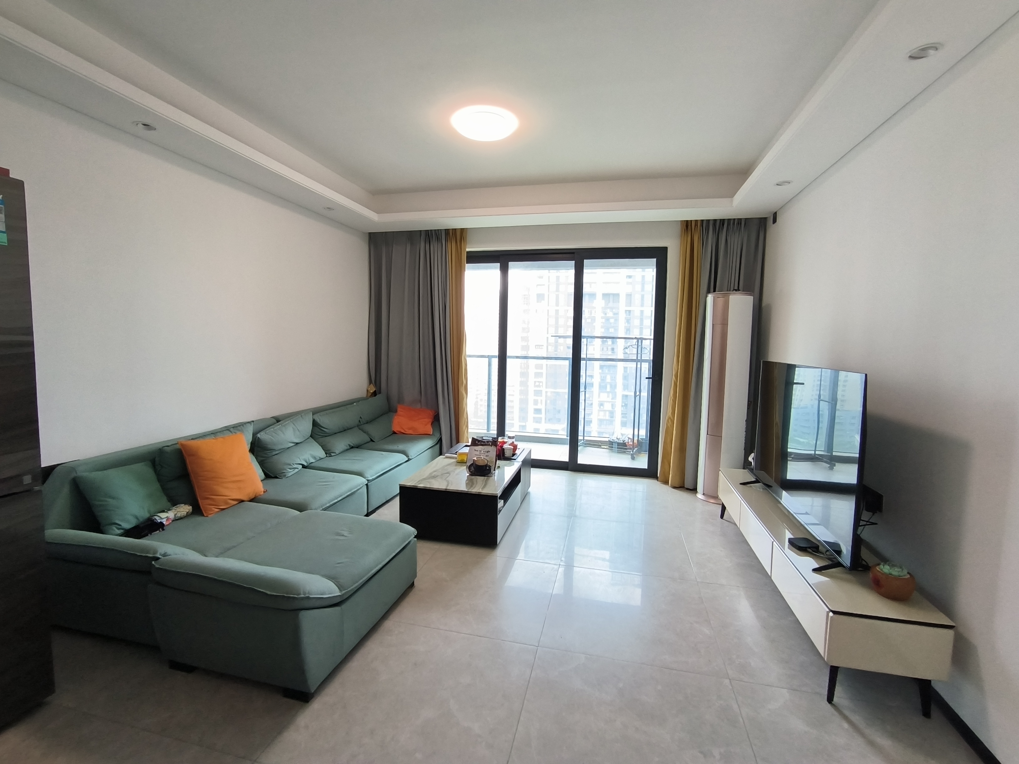 华润中心三期  4室2厅1卫    6200.0元/月室内图