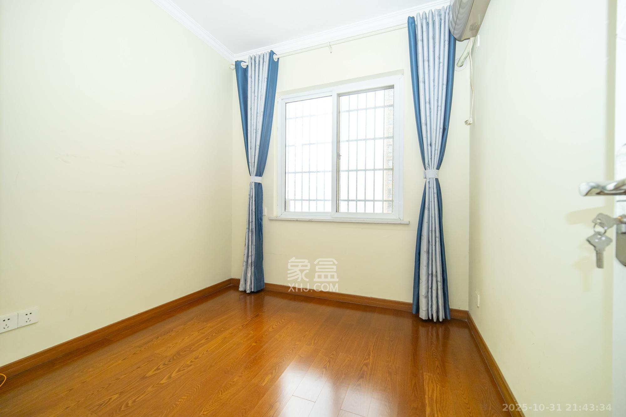 楚天世纪城西苑  3室2厅2卫    79.8万卧室