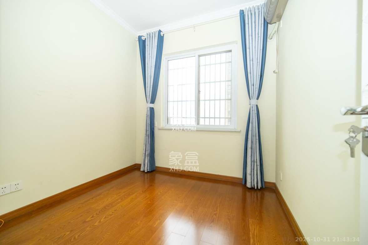 楚天世纪城西苑  3室2厅2卫    79.8万 楚天世纪城西苑  3室2厅2卫    79.8万卧室