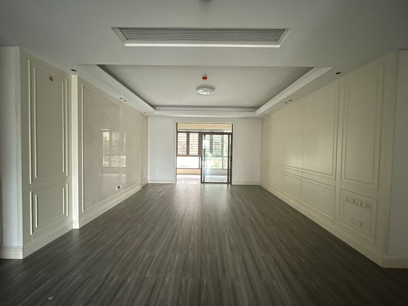 海航豪庭北苑  5室2厅3卫    9500.0元/月室内图1