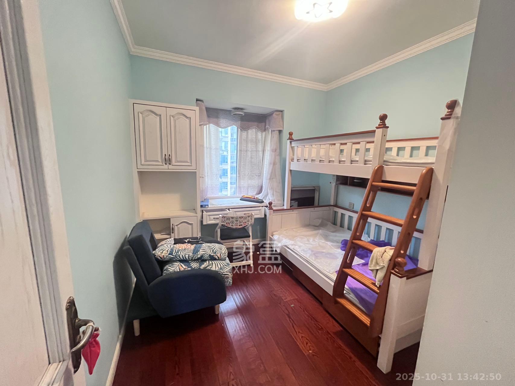 江山帝景雅典  3室2厅2卫    3400.0元/月室内图