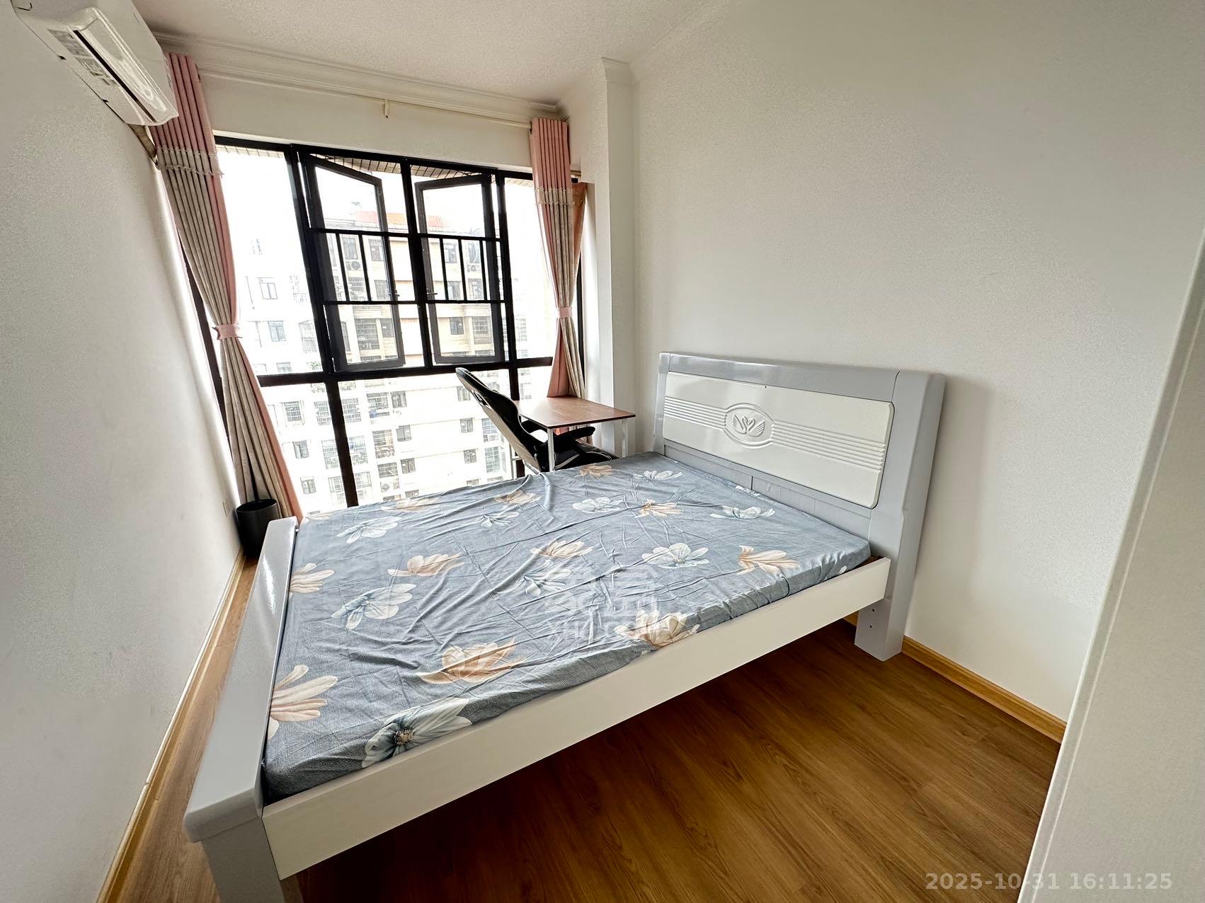 七里香榭  3室2厅2卫    2100.0元/月室内图