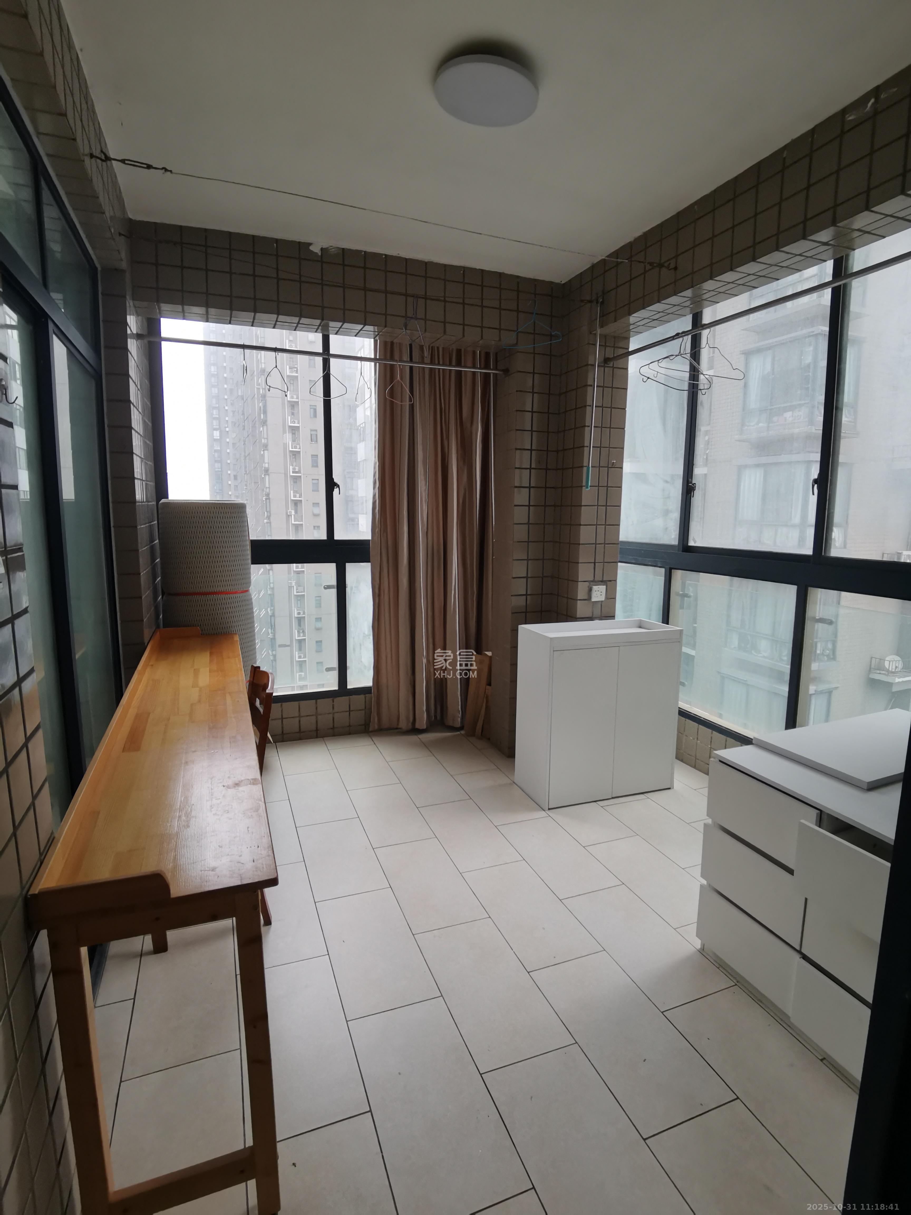 湘江世纪城揽江苑 3室2厅2卫 3000.0元/月 湘江世纪城揽江苑 3室2厅2卫 3000.0元/月室内图