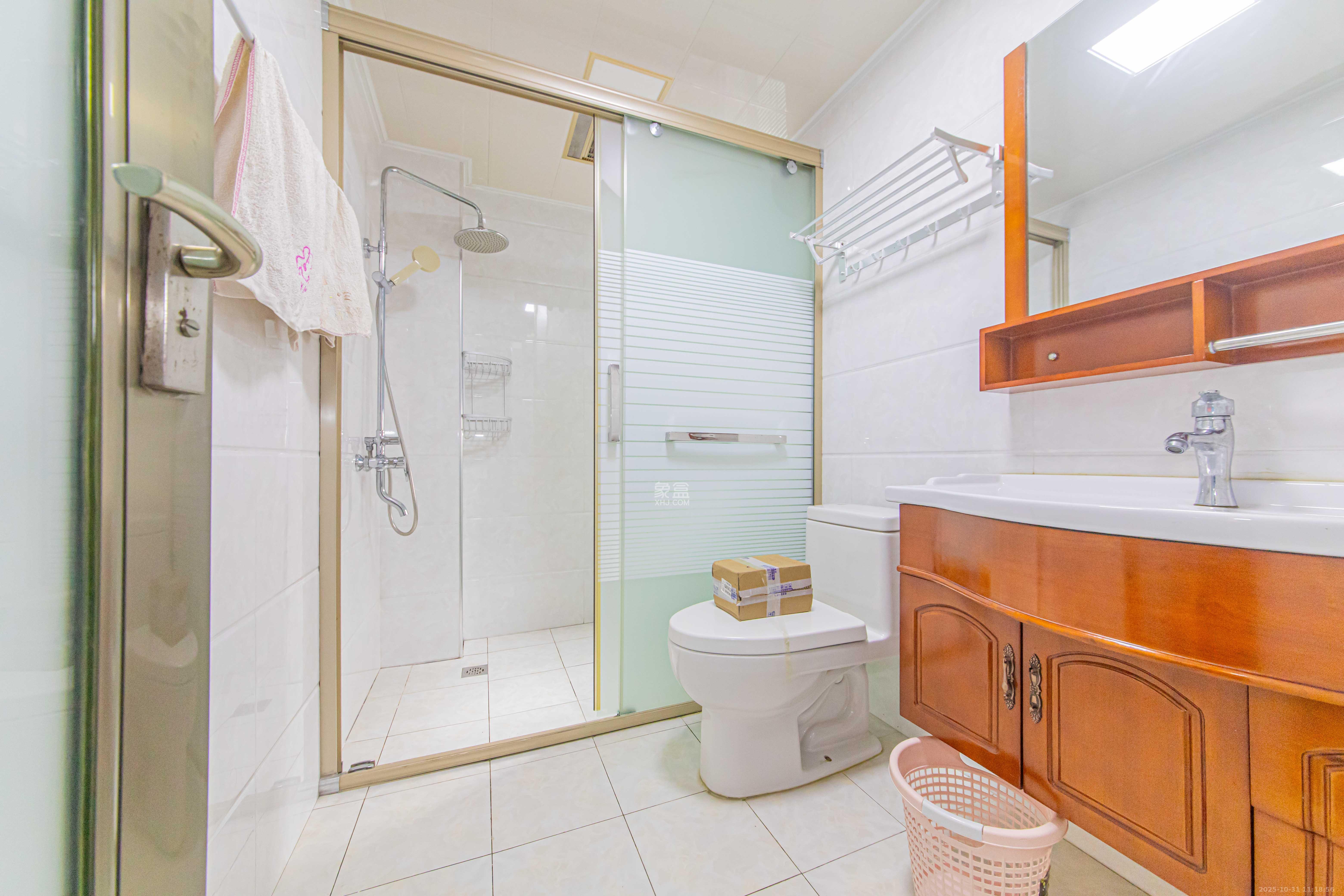 德泽苑  5室2厅2卫    108.0万卫生间