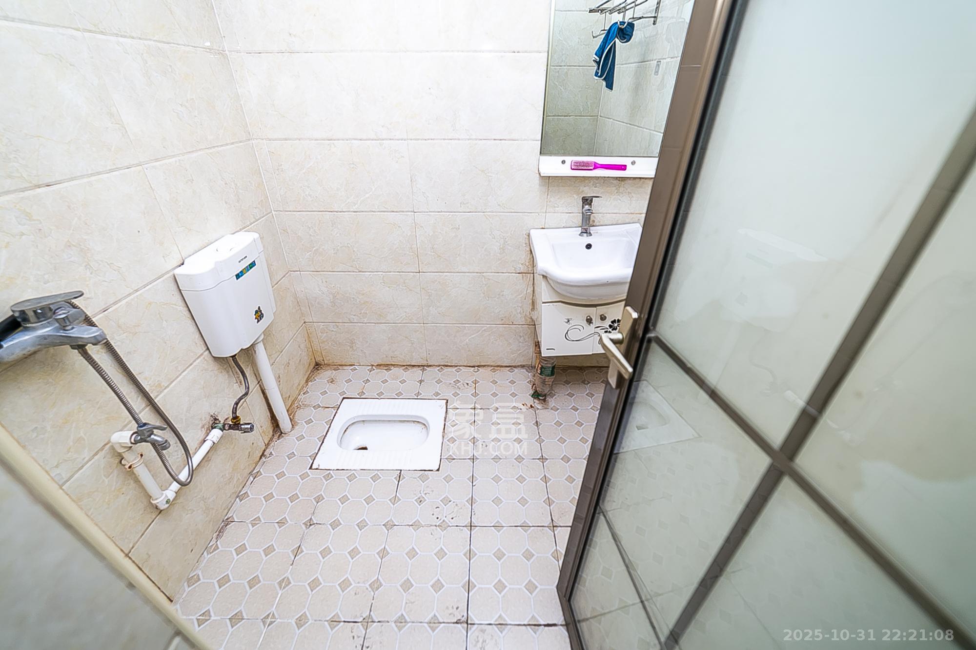 金域南外滩（望江佳园）  1室2厅3卫    266.0万卫生间