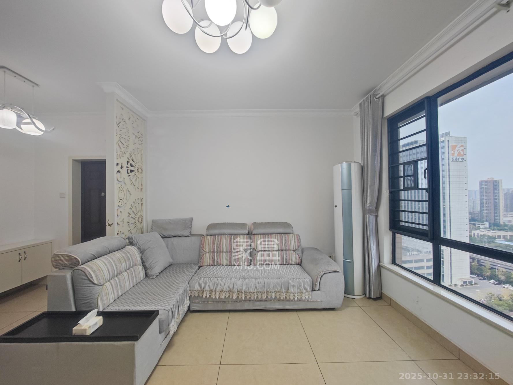 长房南屏锦源 3室2厅2卫 95.0万 长房南屏锦源 3室2厅2卫 95.0万客厅