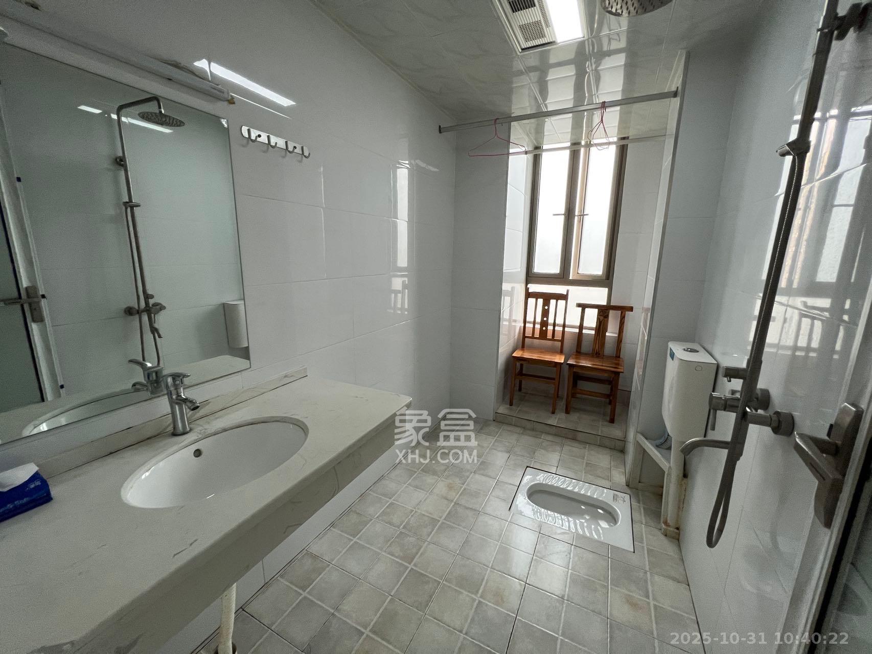 梅溪湖金茂悦(金悦雅苑)  1室2厅2卫    3500.0元/月 梅溪湖金茂悦(金悦雅苑)  1室2厅2卫    3500.0元/月室内图