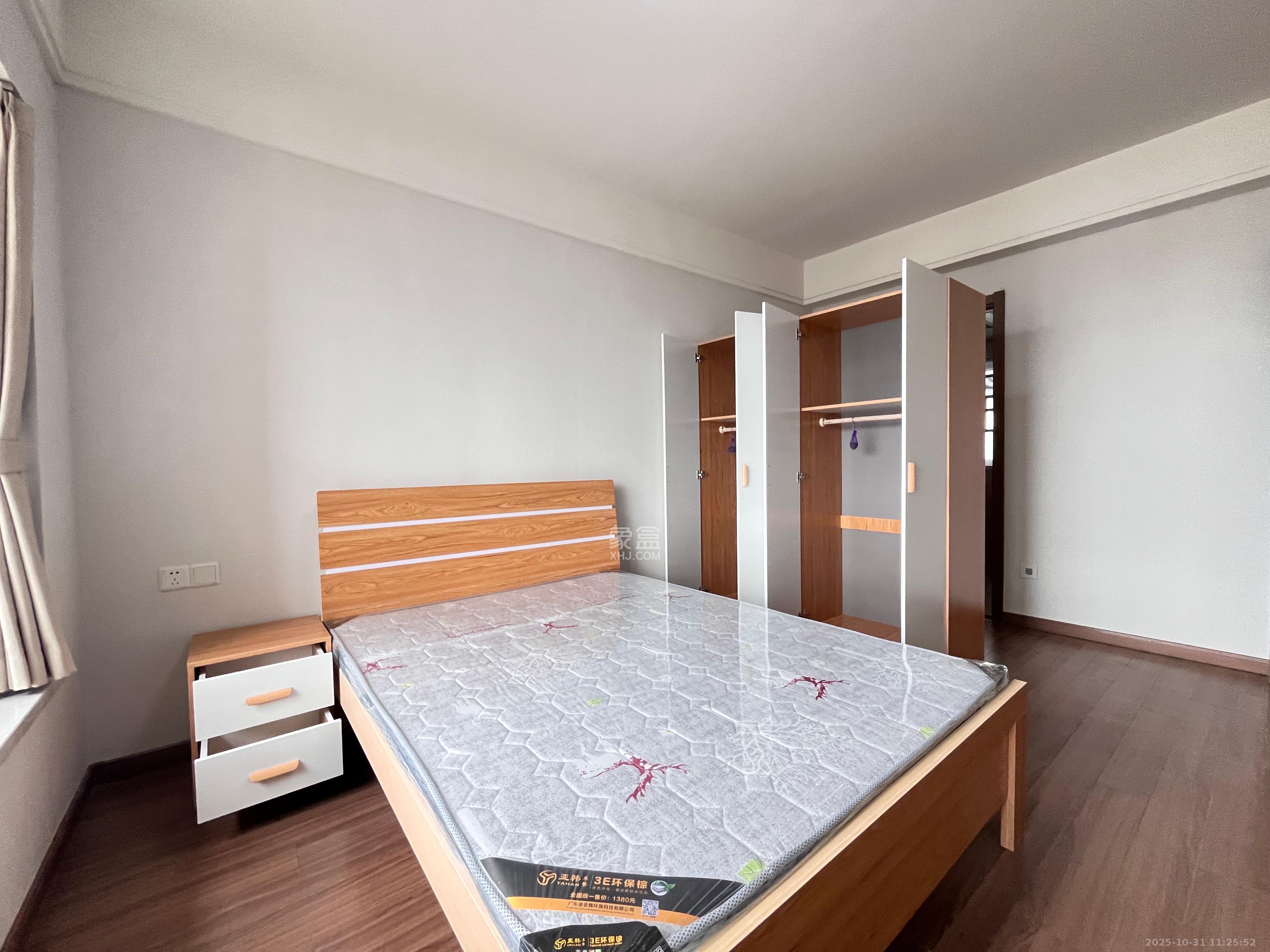 保利香槟国际  4室2厅2卫    2500.0元/月室内图