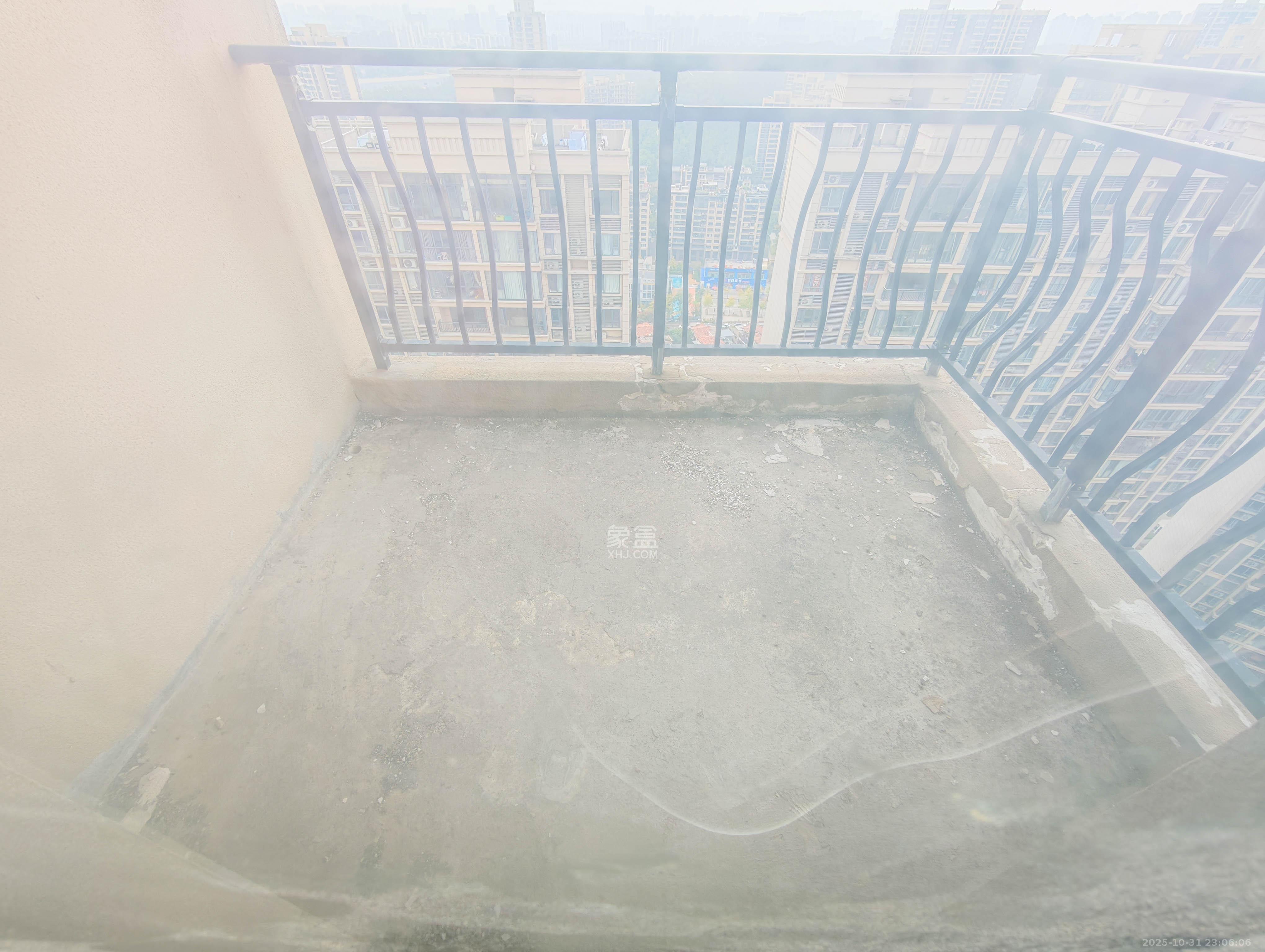 碧桂园南城首府（东宸林海）  4室2厅2卫    134.0万阳台