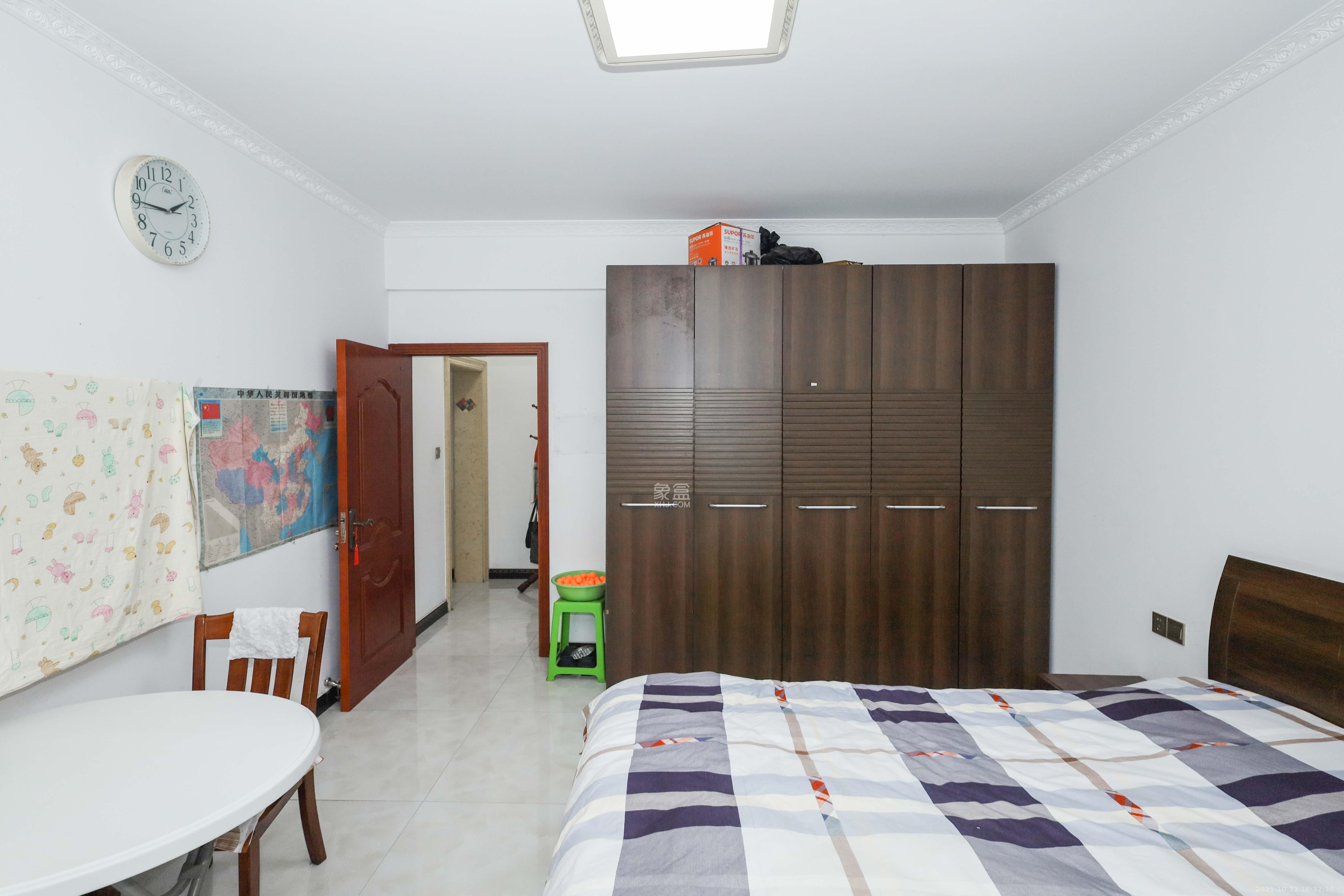 润芳园  4室2厅2卫    120.0万卧室