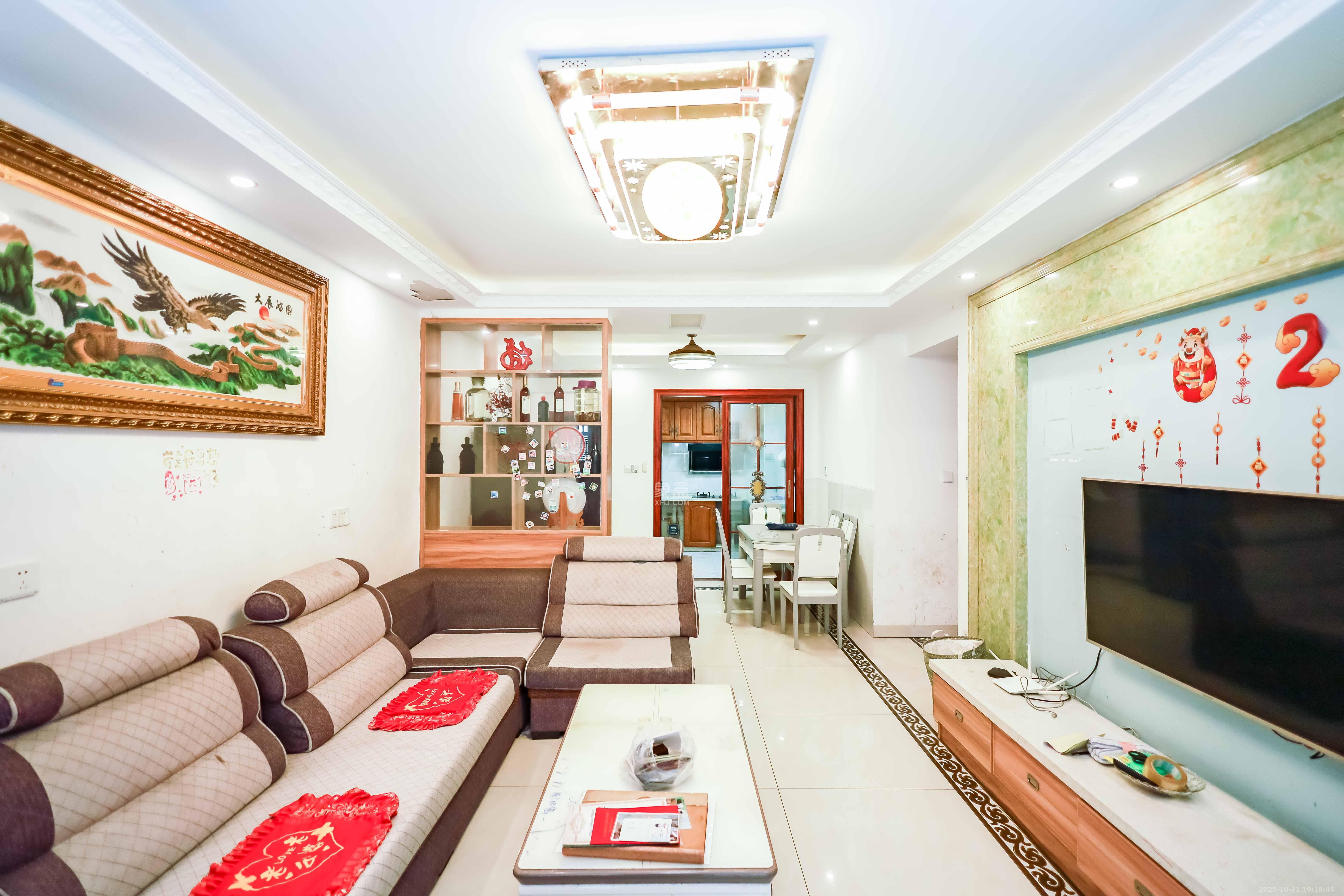 金南家园一期  1室0厅0卫    58.0万客厅