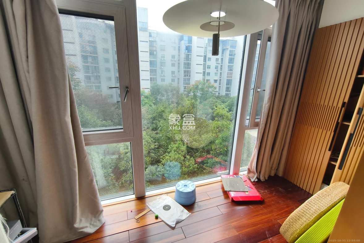 阳光100二期 5室2厅2卫 5500.0元/月 阳光100二期 5室2厅2卫 5500.0元/月室内图