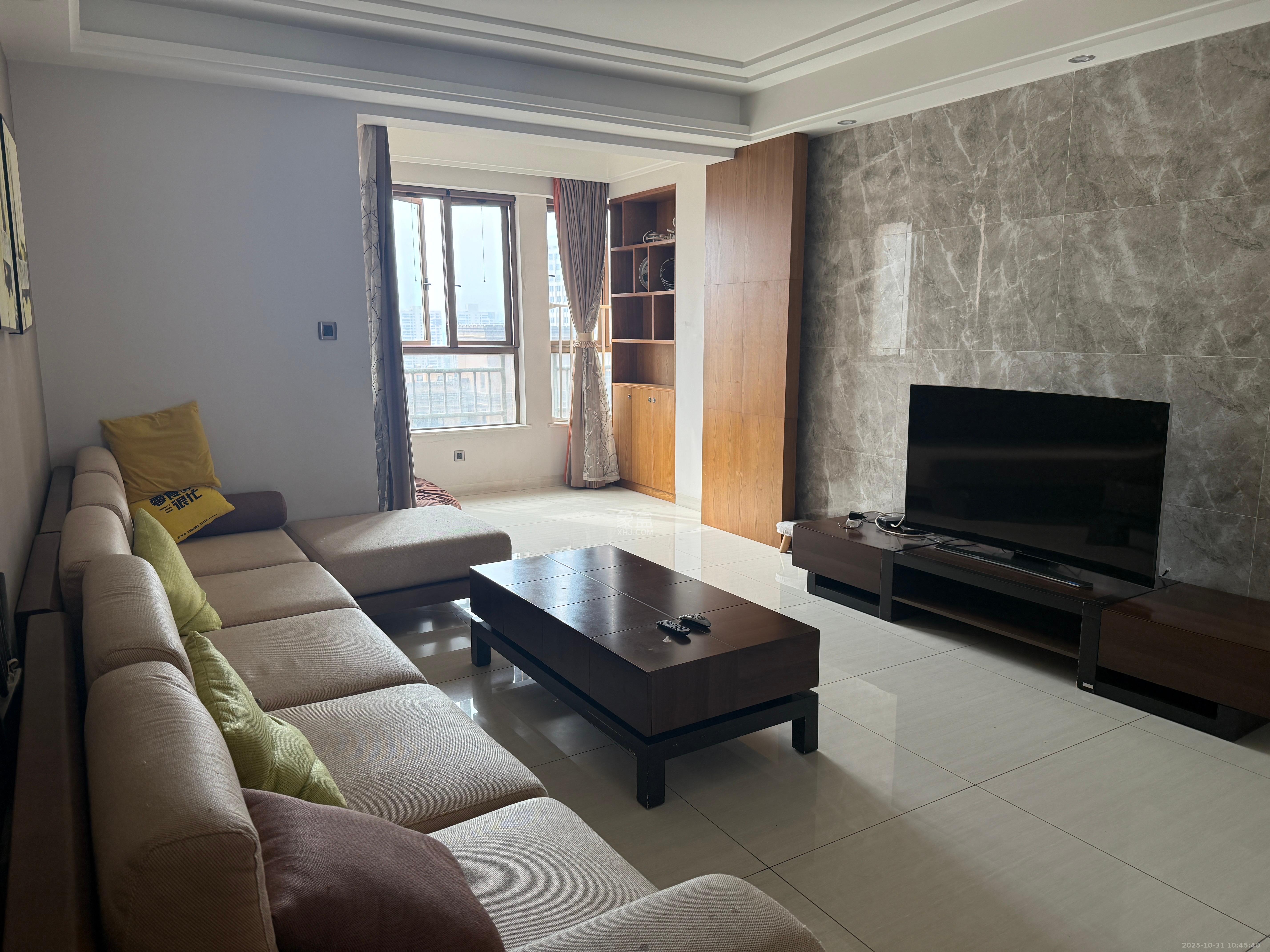 第六都（陆都小区）  3室2厅2卫    4200.0元/月