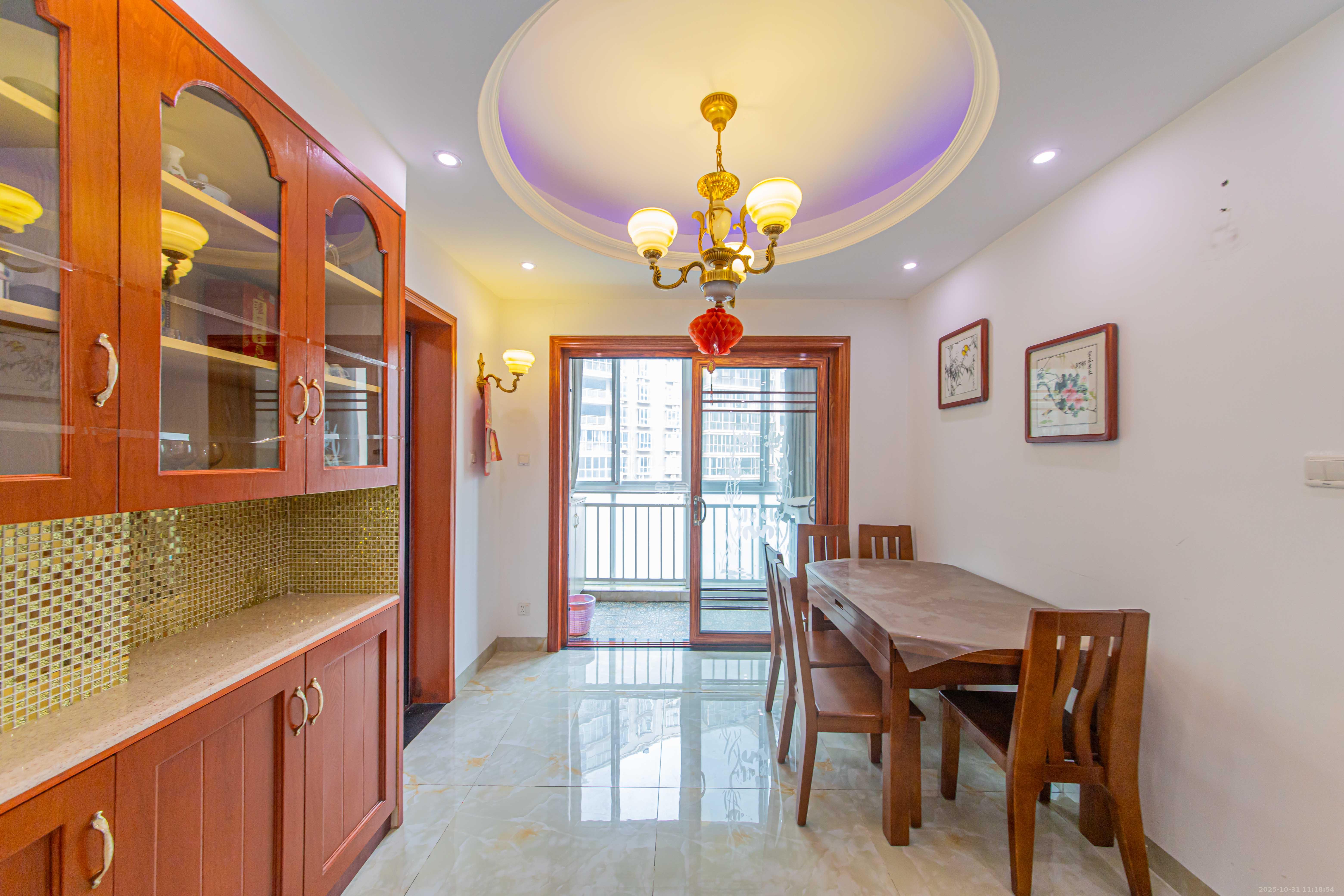 德泽苑 5室2厅2卫 108.0万 德泽苑 5室2厅2卫 108.0万客厅