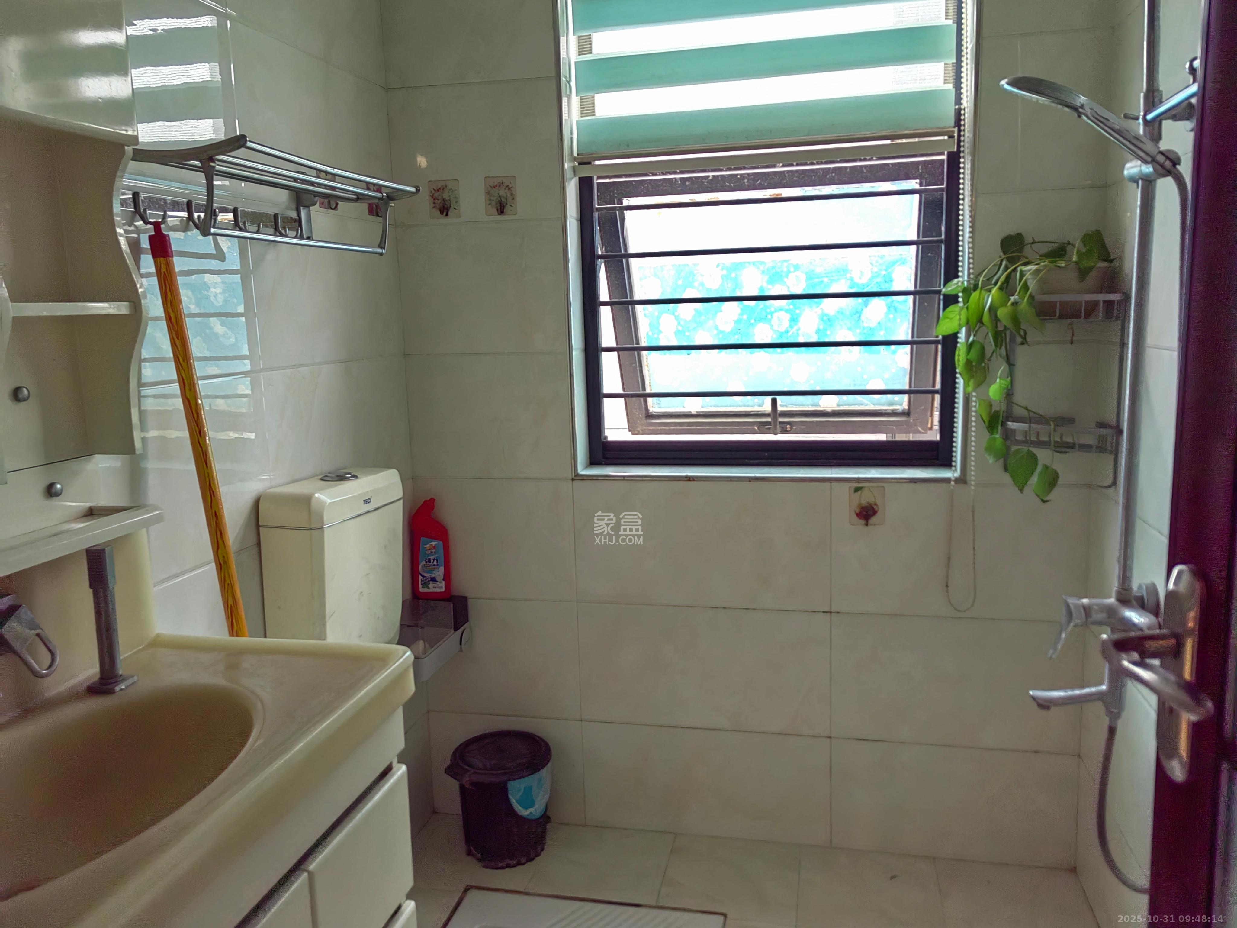 地华梅溪湖畔  2室2厅1卫    2500.0元/月室内图