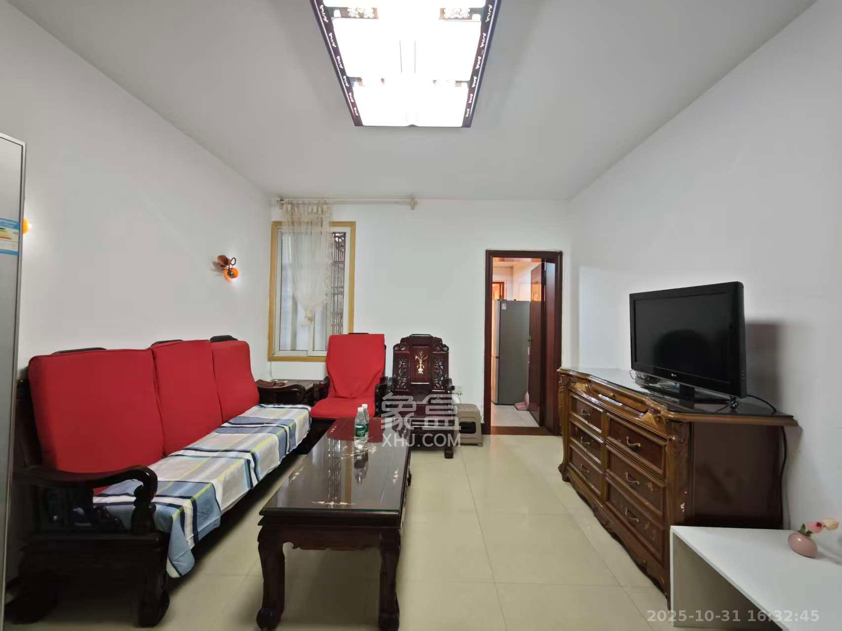 营盘东路、营盘西路散盘 1室1厅1卫 1800.0元/月 营盘东路、营盘西路散盘 1室1厅1卫 1800.0元/月室内图