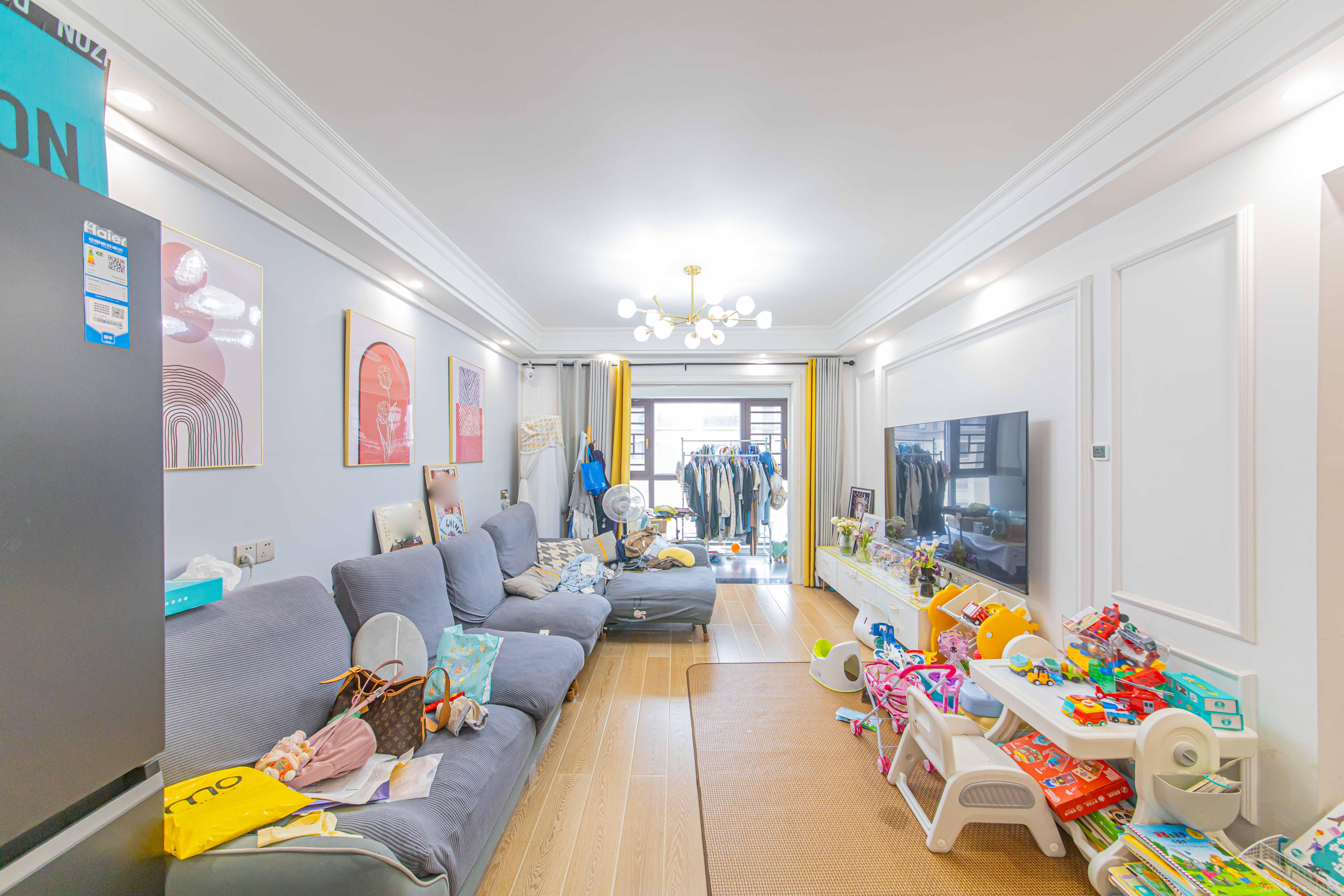 大唐印象二期御府 3室2厅2卫 118.0万 大唐印象二期御府 3室2厅2卫 118.0万客厅