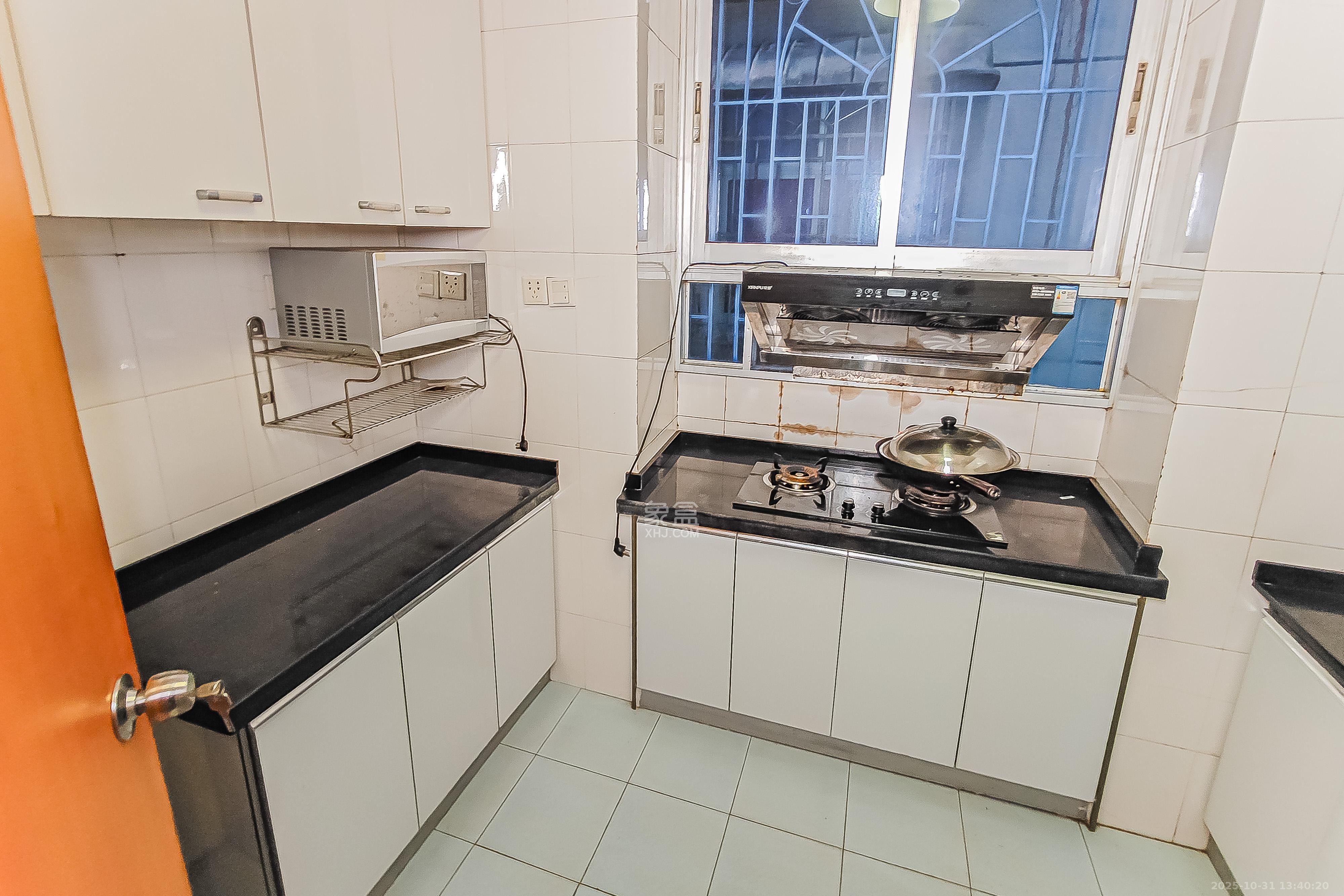 天心雅阁公寓  3室2厅2卫    95.0万 天心雅阁公寓  3室2厅2卫    95.0万厨房