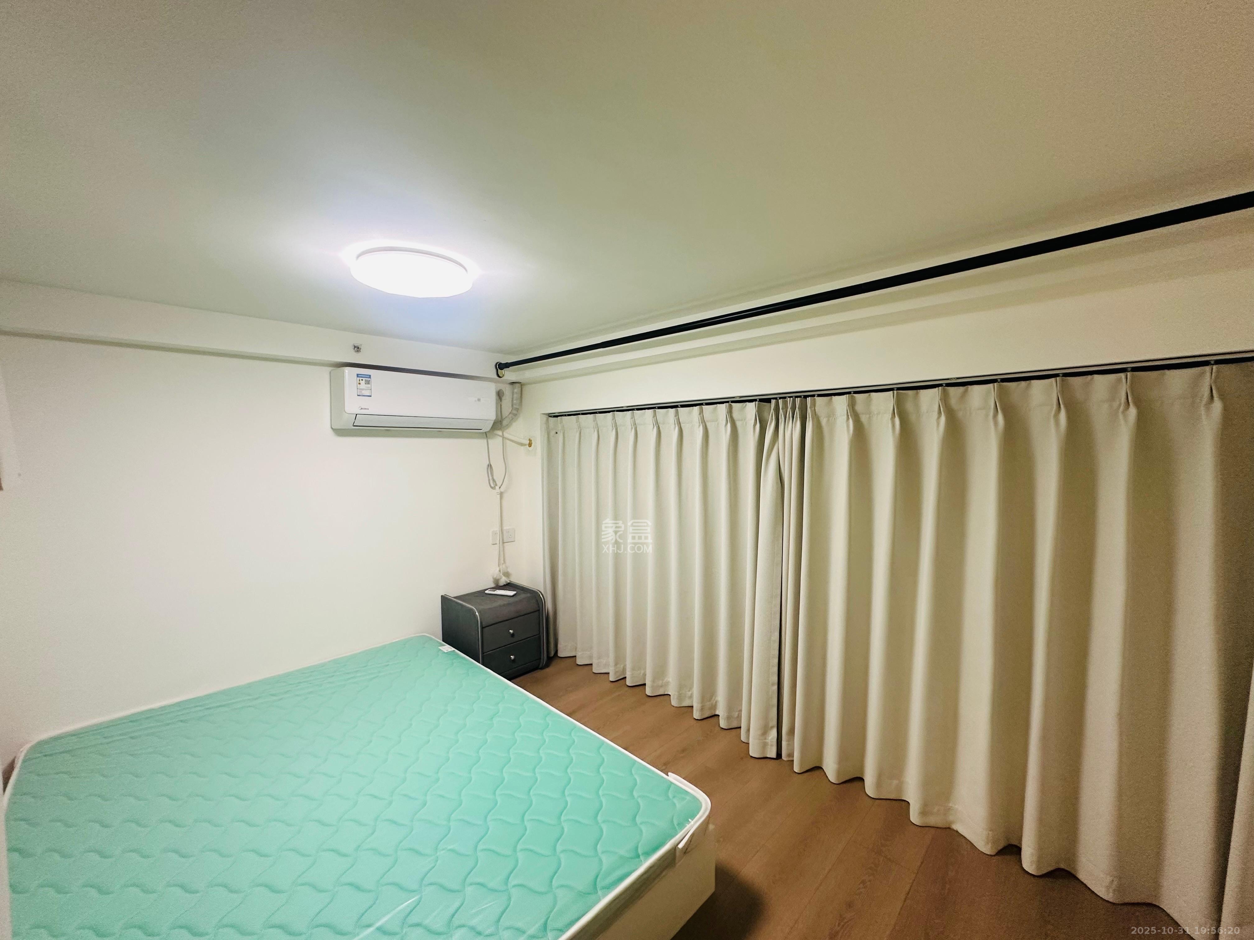 卓越中寰 2室1厅1卫 2600.0元/月 卓越中寰 2室1厅1卫 2600.0元/月室内图