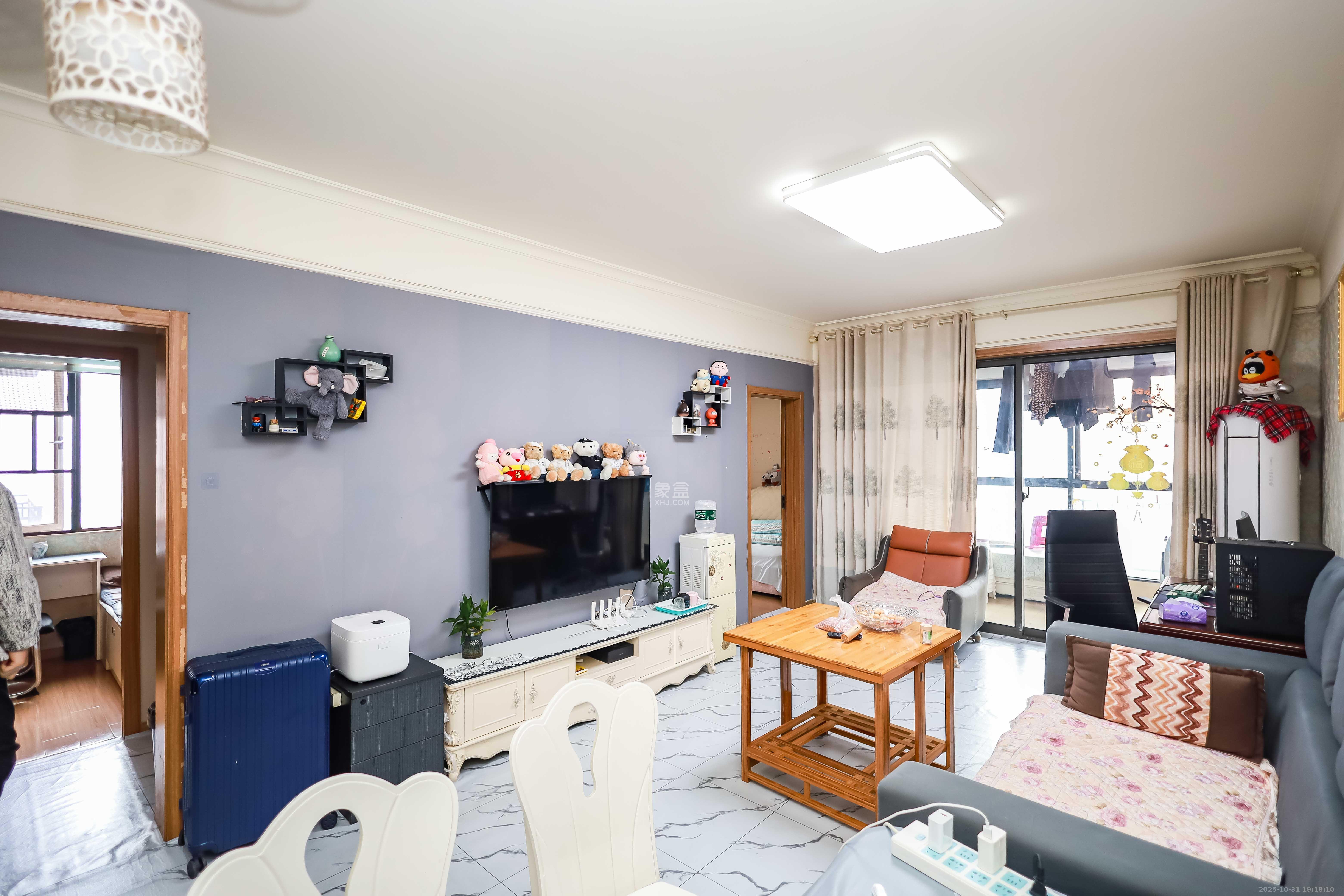 麓谷小镇  3室2厅1卫    60.0万 麓谷小镇  3室2厅1卫    60.0万客厅