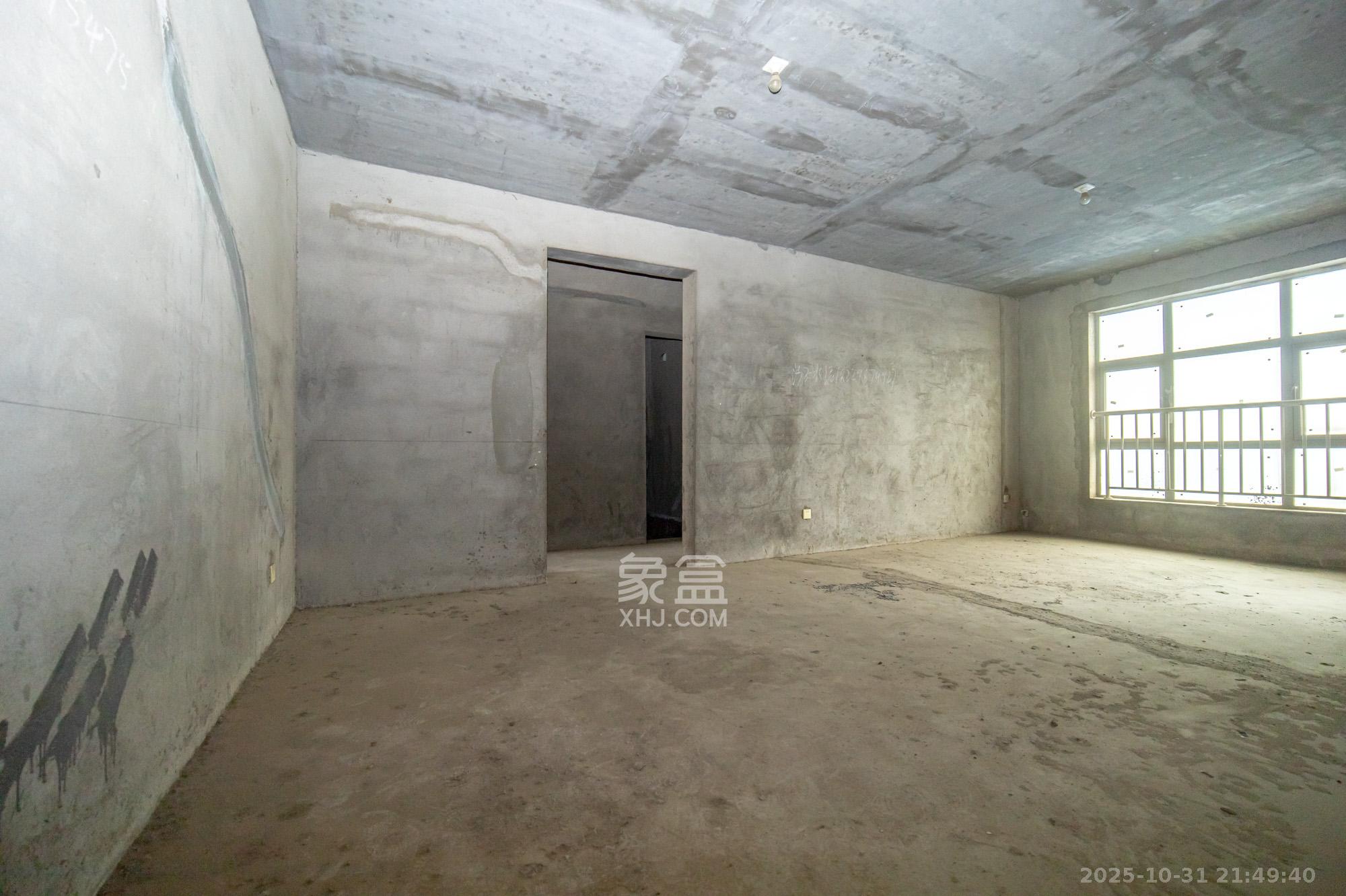 长永佳苑  3室2厅1卫    32.8万客厅