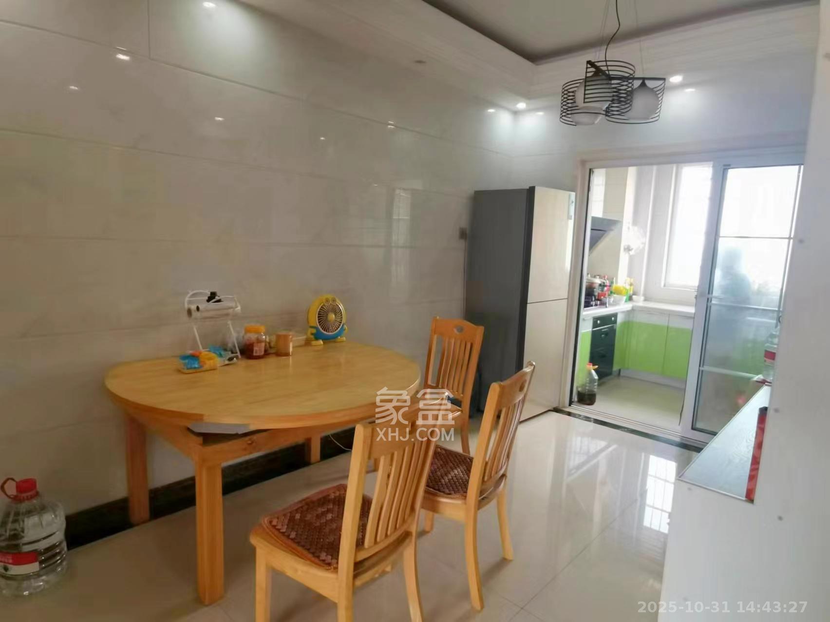 益安公寓  4室2厅3卫    2400.0元/月 益安公寓  4室2厅3卫    2400.0元/月室内图