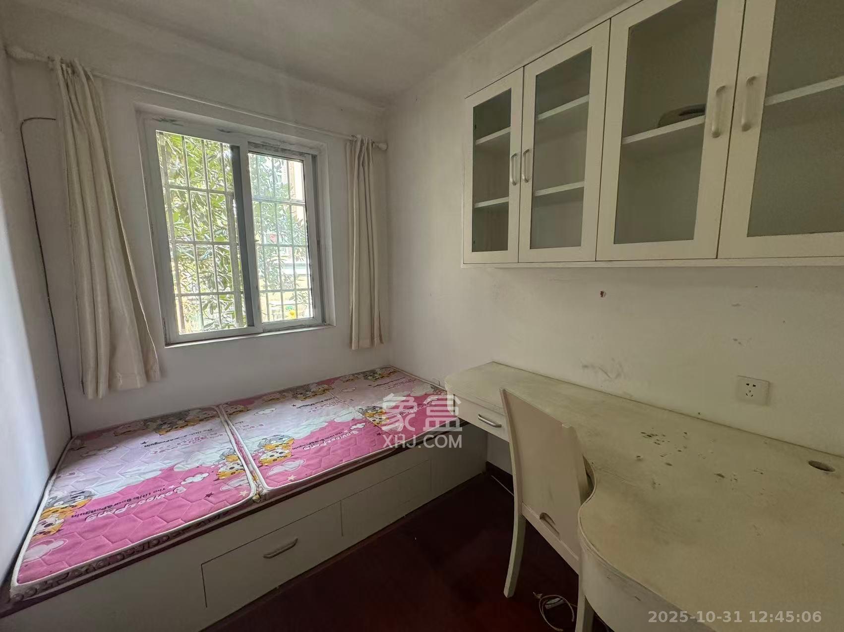 山水湾  3室2厅1卫    1600.0元/月室内图