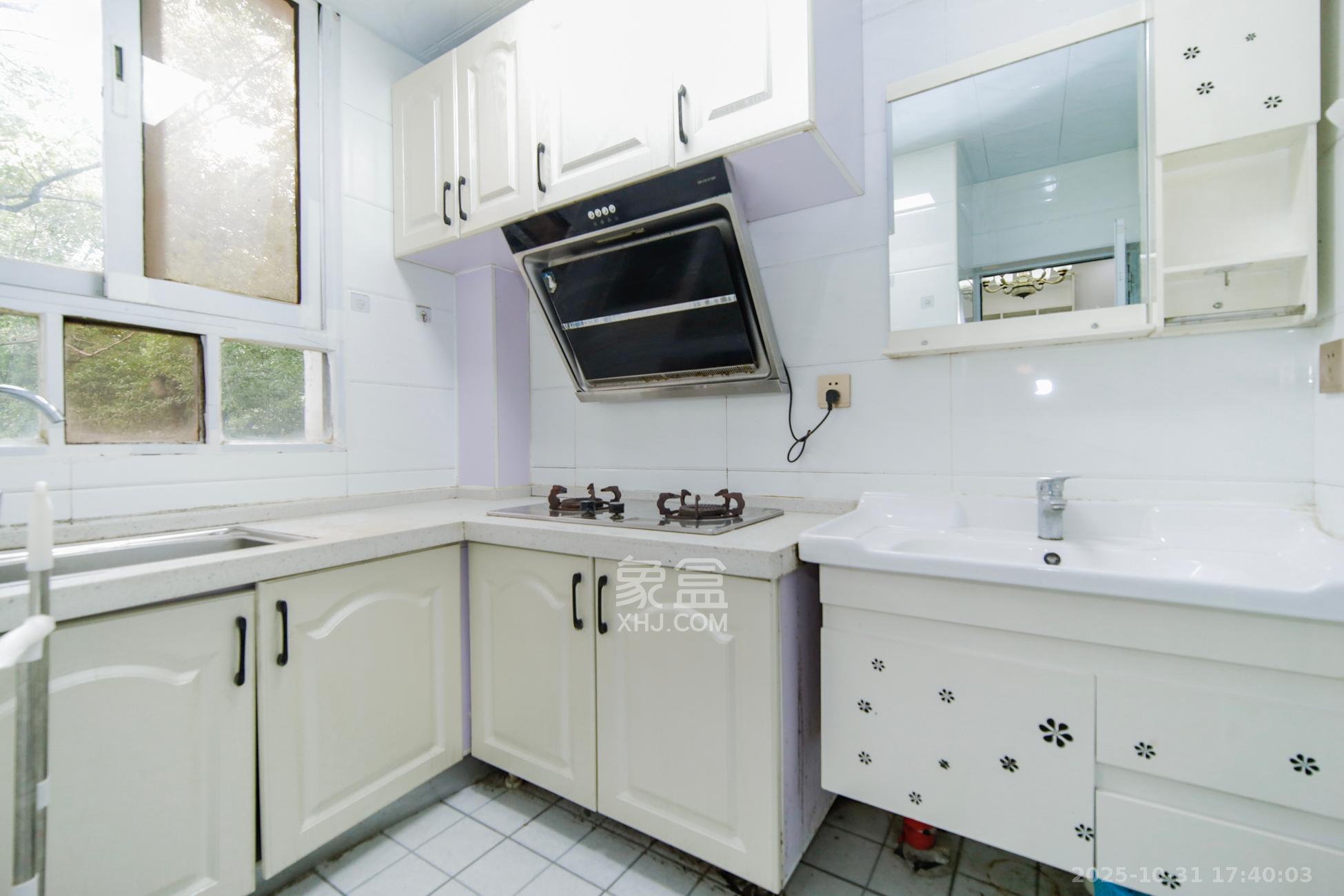 三印宿舍  2室2厅1卫    55.8万厨房