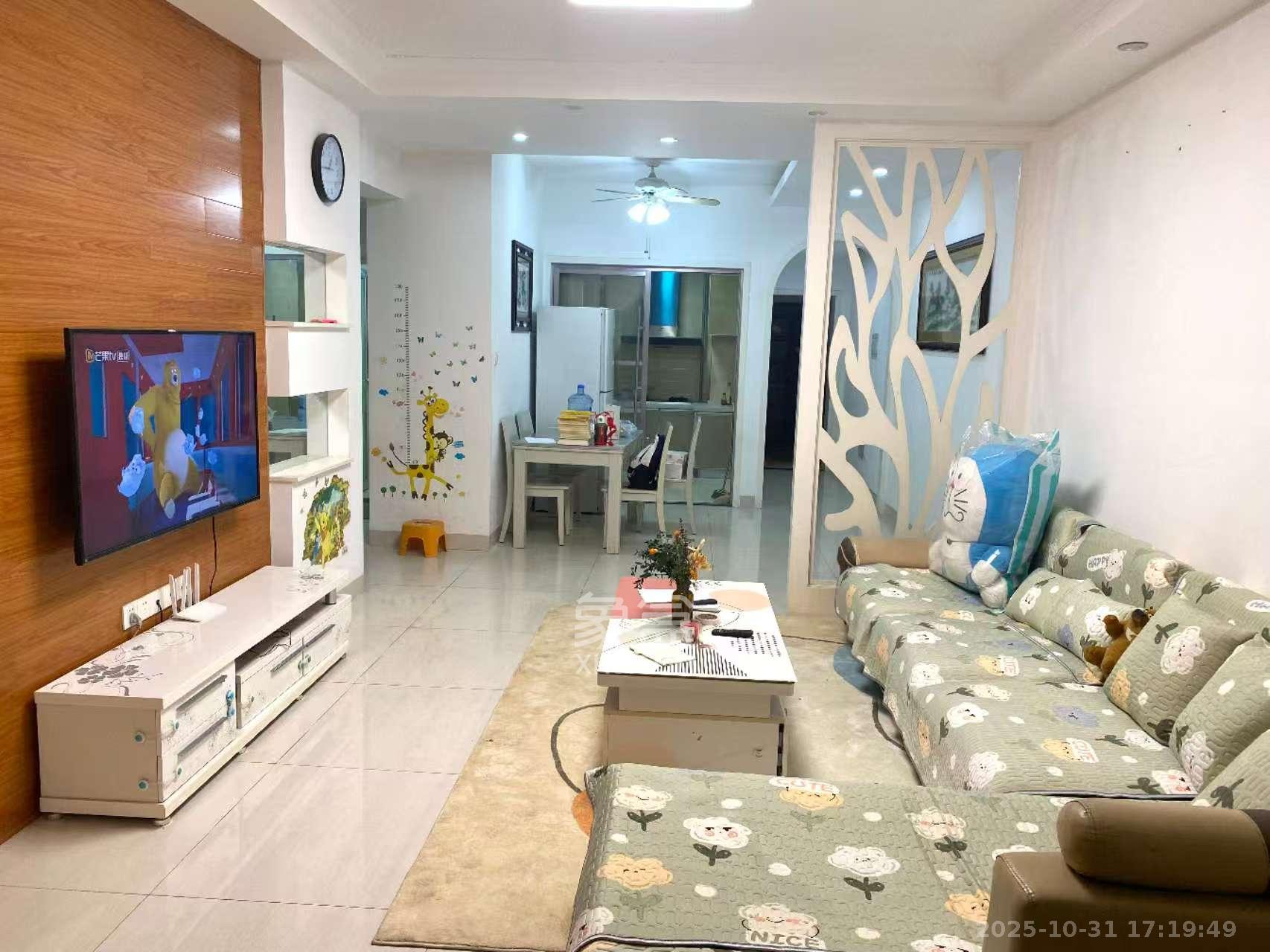 金侨城 3室2厅2卫 1300.0元/月 金侨城 3室2厅2卫 1300.0元/月室内图