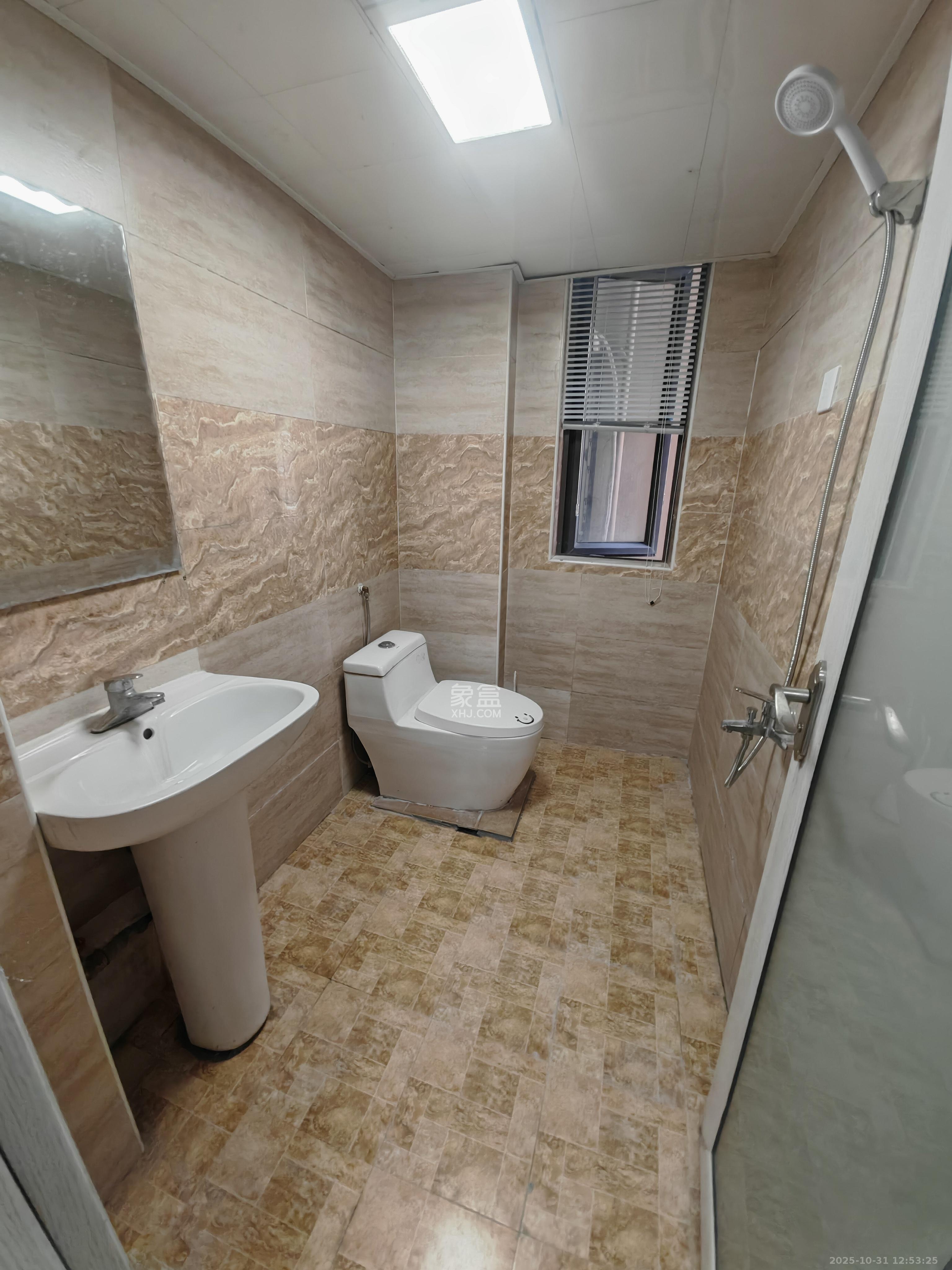 钰龙天下二期（钰龙佳园）  2室2厅1卫    1900.0元/月室内图