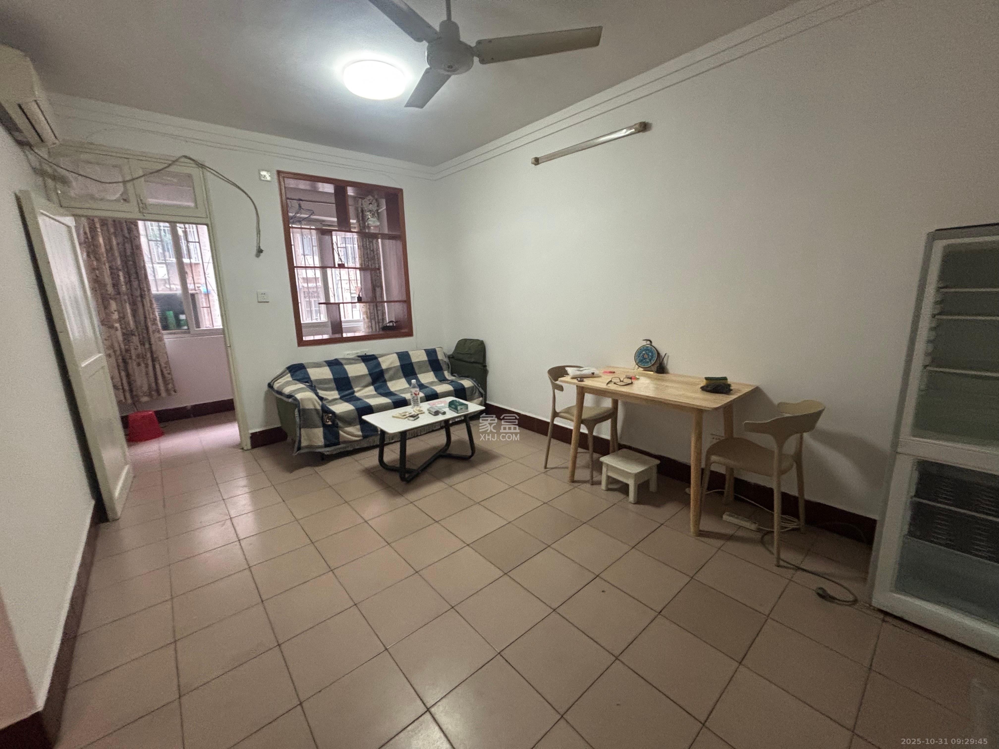 新运公寓  1室1厅1卫    1400.0元/月 新运公寓  1室1厅1卫    1400.0元/月