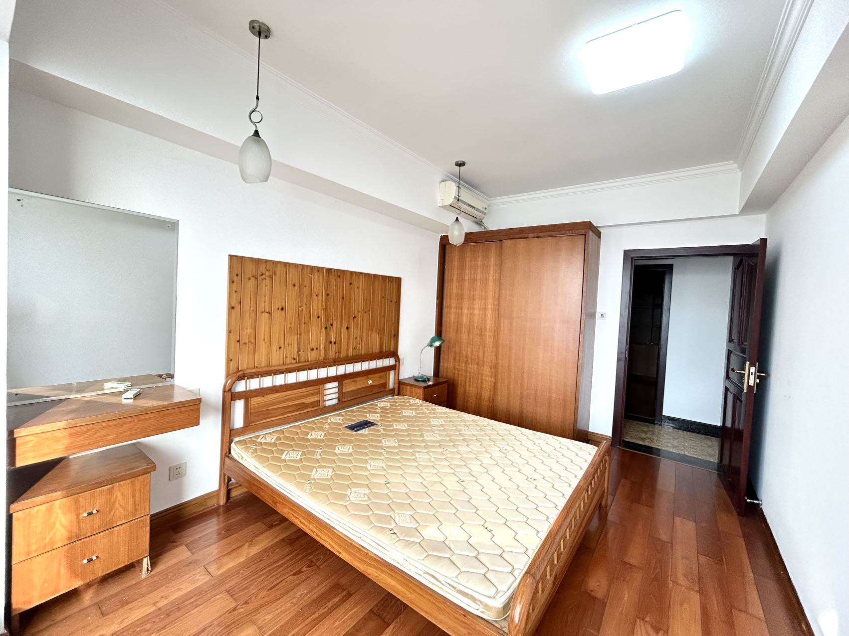 半山花园 4室2厅1卫 6500.0元/月 半山花园 4室2厅1卫 6500.0元/月室内图